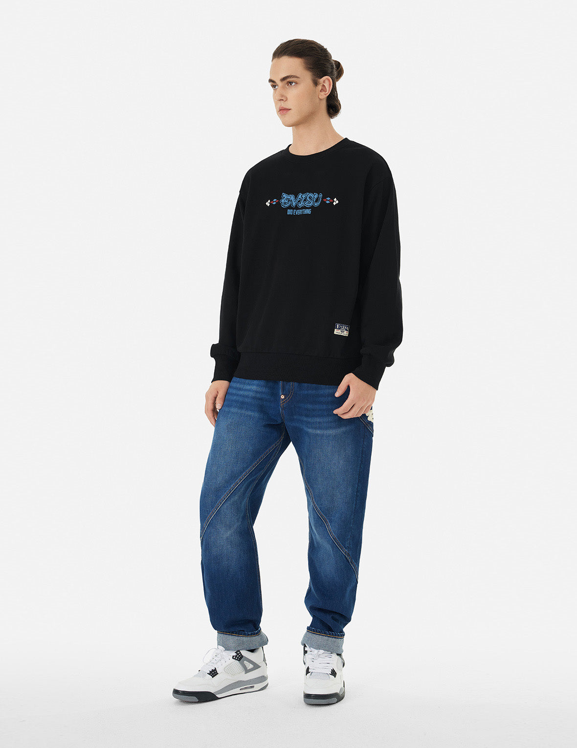 Wheel of Wisdom & Kamon Print Relax Fit Sweatshirt - Comfortable Japanese Style Pullover for Yoga, Meditation & Casual Wear