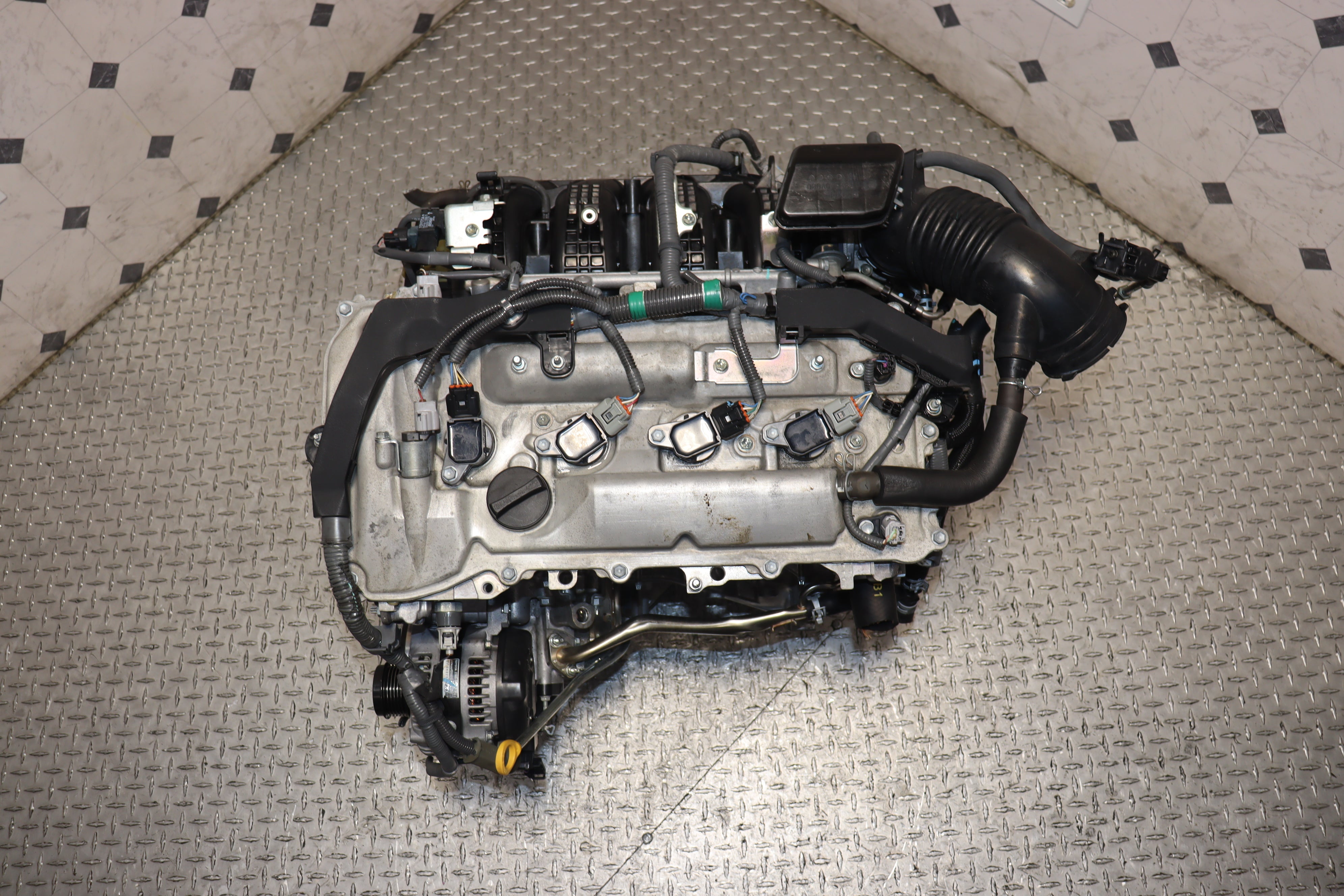 JDM 2AR-FE 2.5L 4Cyl DOHC Engine for 2013-2018 Toyota RAV4 - High Performance Replacement Engine for Smooth Driving & Off-Road Adventures