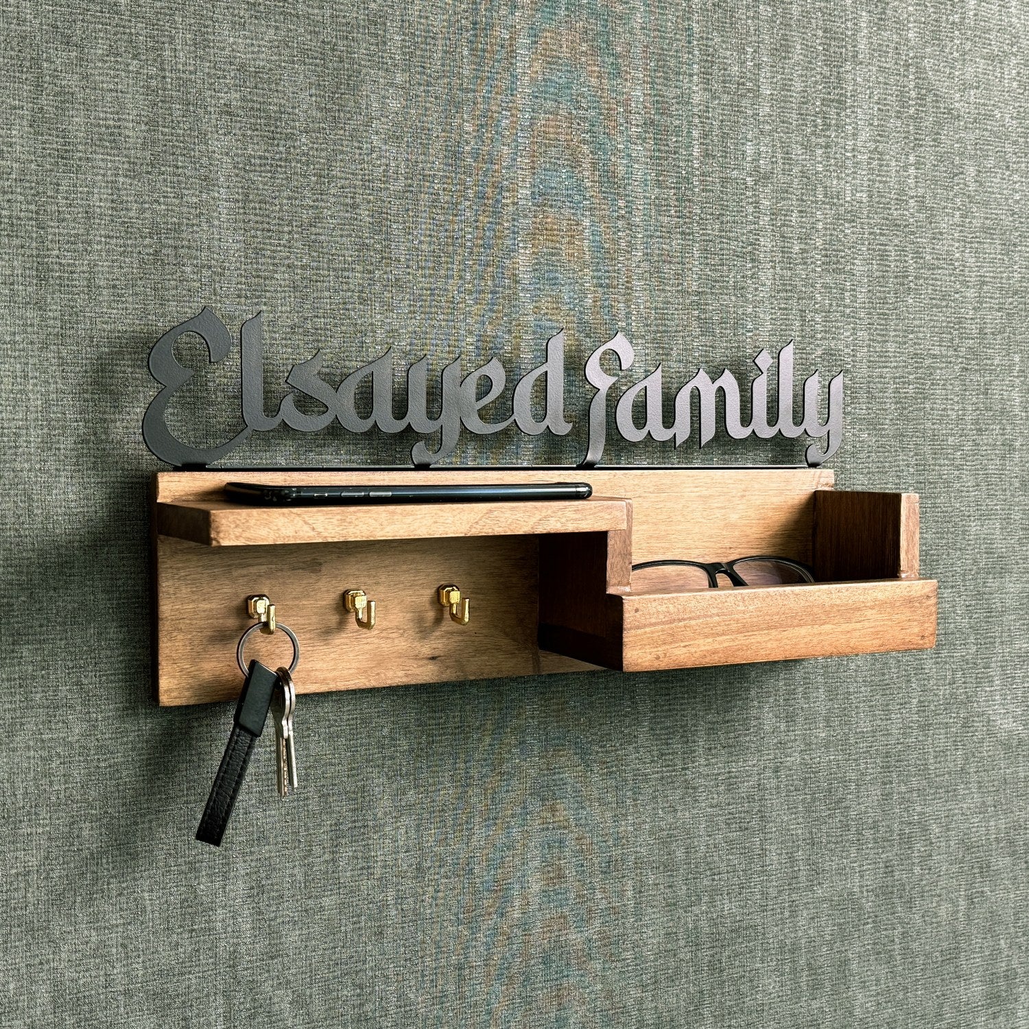 Personalized Islamic Wooden Key Holder - Custom Family Name Wall Art for Home Decor | Perfect for Entryway, Living Room & Gift Giving