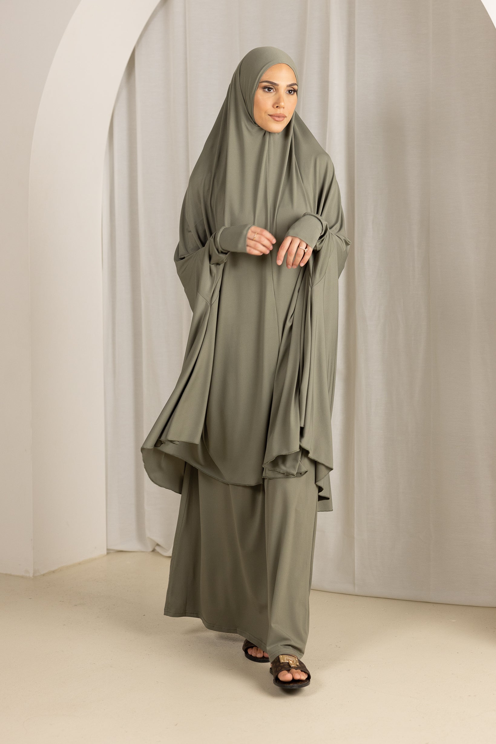 Premium Jilbab Prayer Set in Shades of Green - Modest Islamic Prayer Outfit for Women - Perfect for Daily Salah, Mosque Visits & Religious Ceremonies