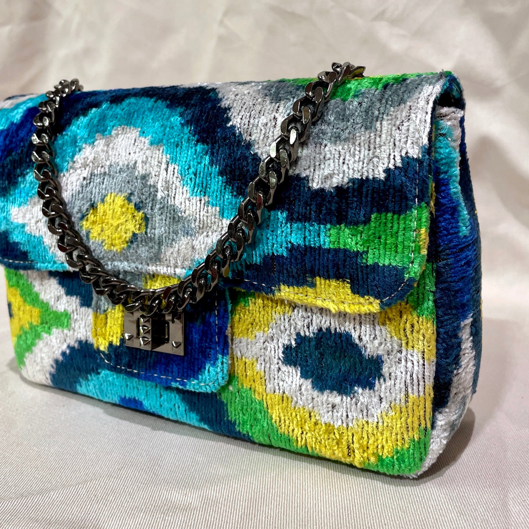 Stylish Ikat Coco Bag for Women - Boho Beach Tote with Adjustable Straps - Perfect for Vacation, Shopping & Summer Outings