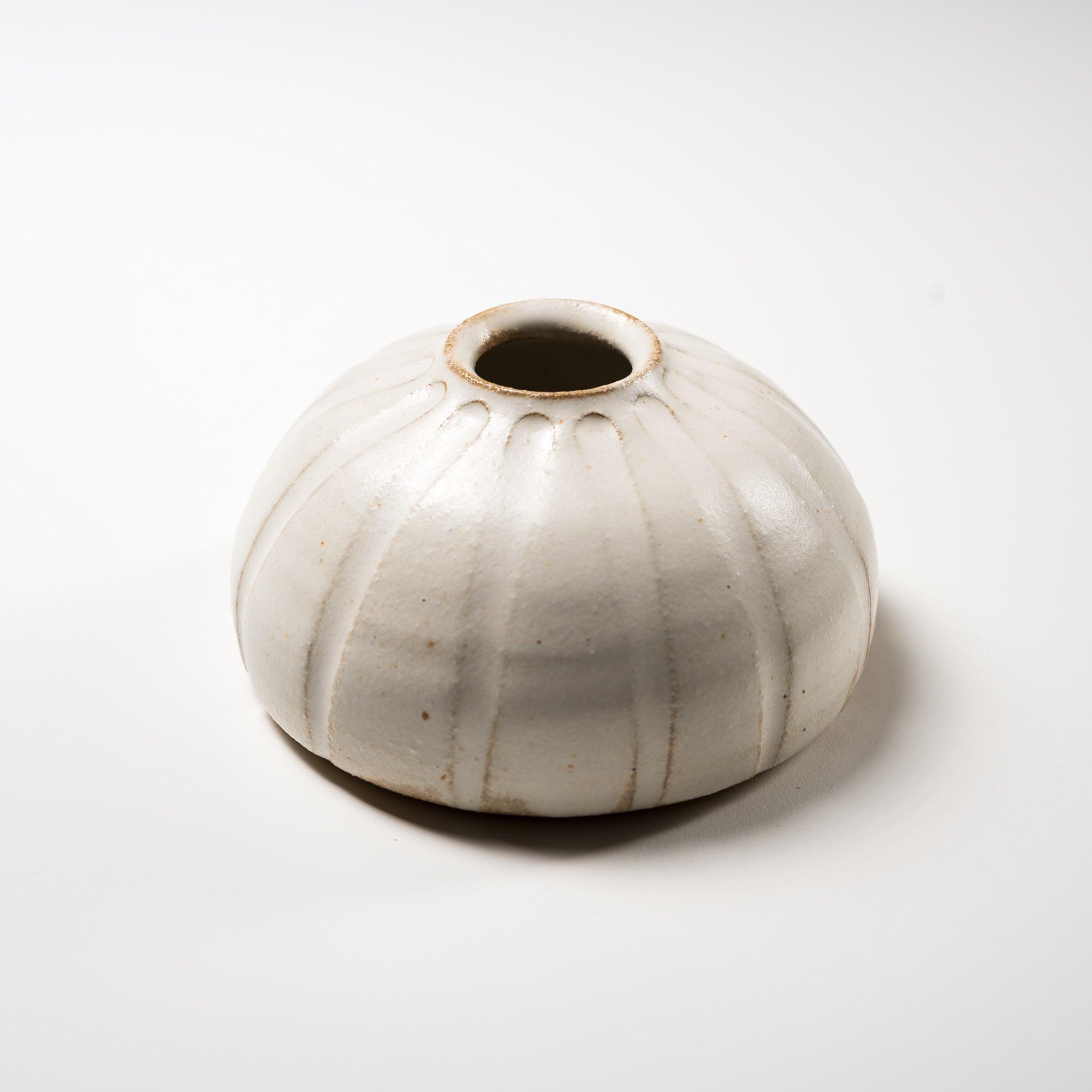 Wakasama Kiln Dome Vase - Handcrafted Ceramic Pottery with Two Color Options | Perfect for Home Decor, Flower Arrangements & Japanese Tea Ceremonies