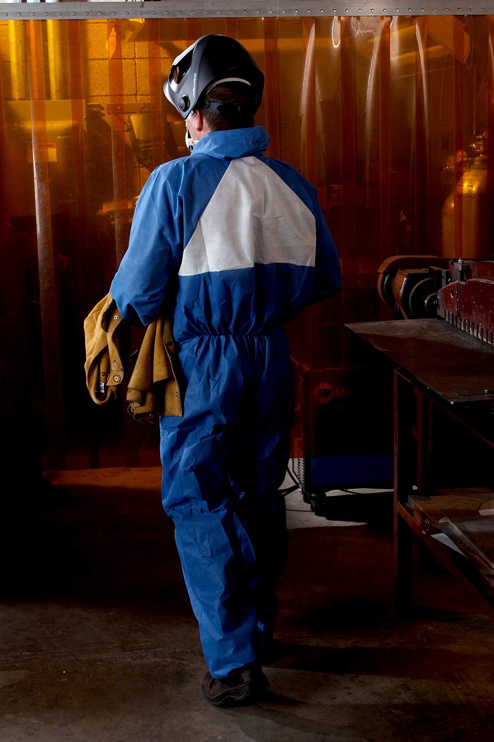 3M Protective Disposable Coveralls - Bulk Pack of 25, Hooded SMS Coveralls with Flame Resistant Treatment | Light Liquid Splash & Hazardous Dust Protection | Antistatic Large Size 4530-BLK-L | Ideal for Industrial Work, Chemical Handling & Hazardous Material Cleanup