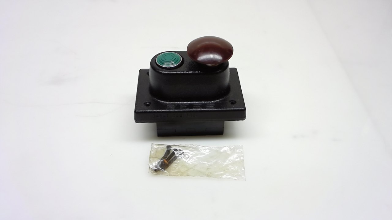 Rees 04947-132 Push Button with 1 Inch Green Plastic Plunger - Durable Electrical Switch for Industrial Control Panels & Machinery