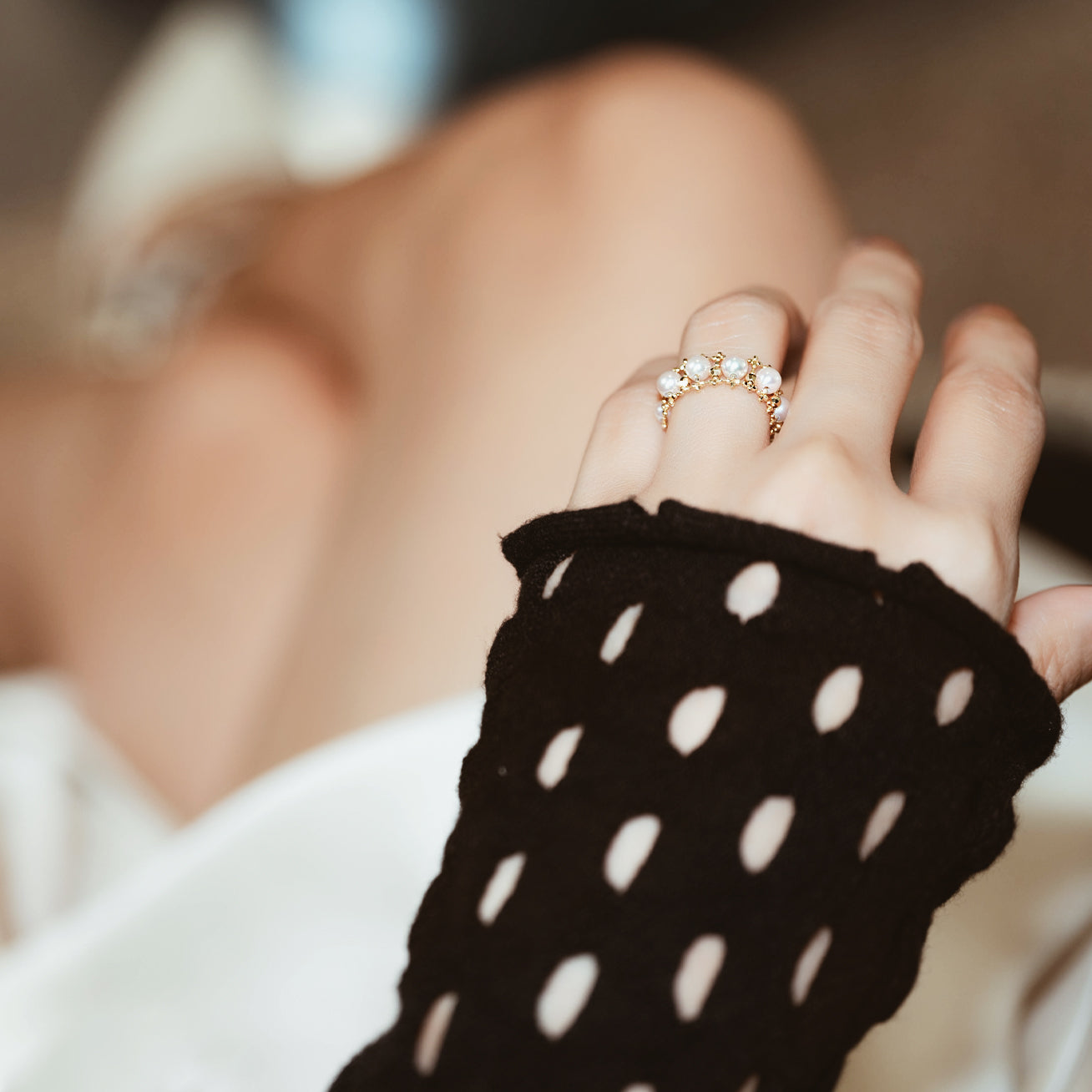 18K Solid Gold Freshwater Pearl Ring for Women - Elegant Pearl Jewelry Gift for Anniversary, Wedding, Birthday | KR00102 | Perfect for Special Occasions & Everyday Wear