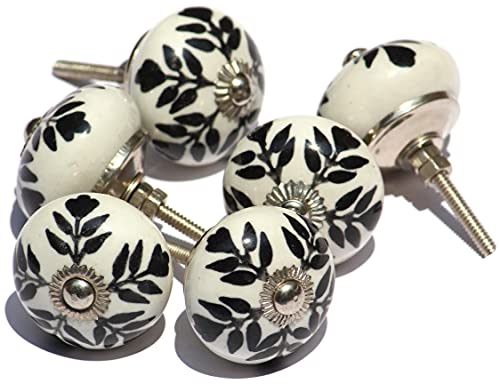 Black and White Flower Design