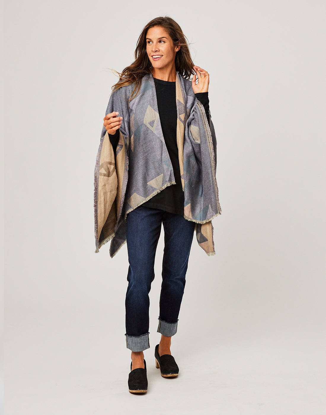 Grey Heather Mesa Poncho - Cozy & Stylish Women's Wear for Fall & Winter | Perfect for Outdoor Activities, Travel & Casual Wear
