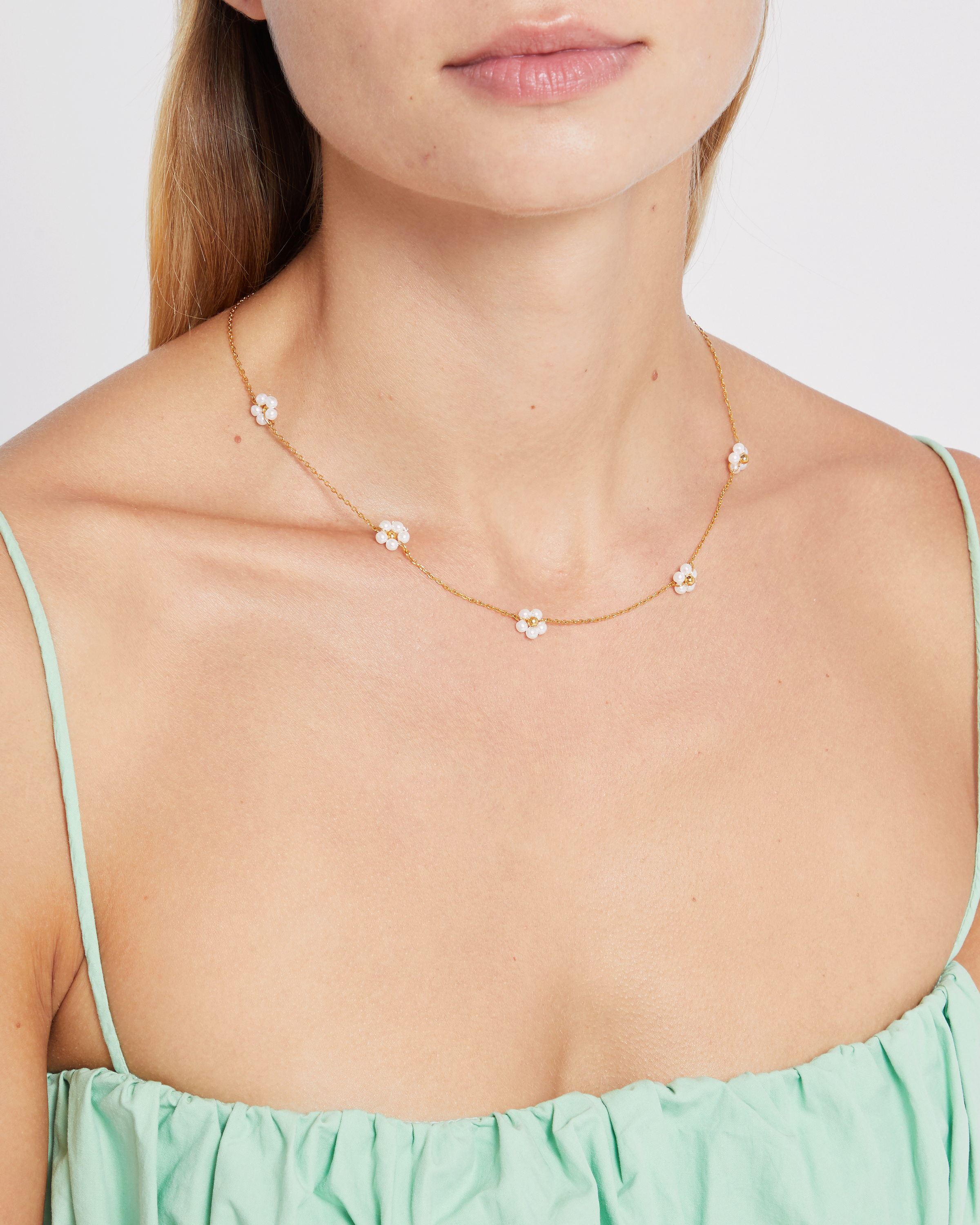 Elegant Pearl Flower Necklace for Women - Timeless Jewelry Gift for Wedding, Anniversary & Special Occasions