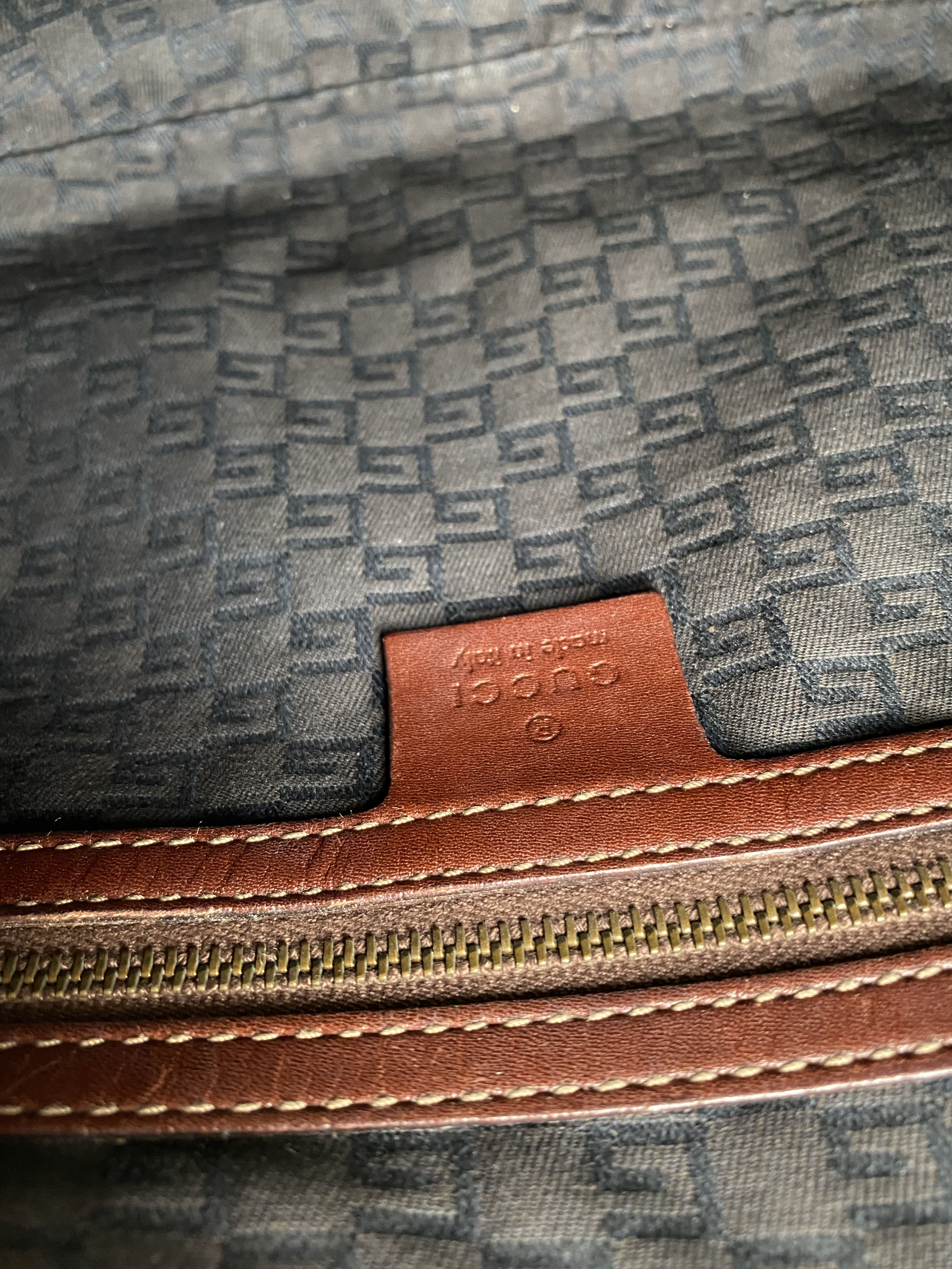 Authentic Gucci Vintage Burgundy Hobo Bag - Luxury Leather Shoulder Purse for Women, Perfect for Casual Outings, Travel & Everyday Use