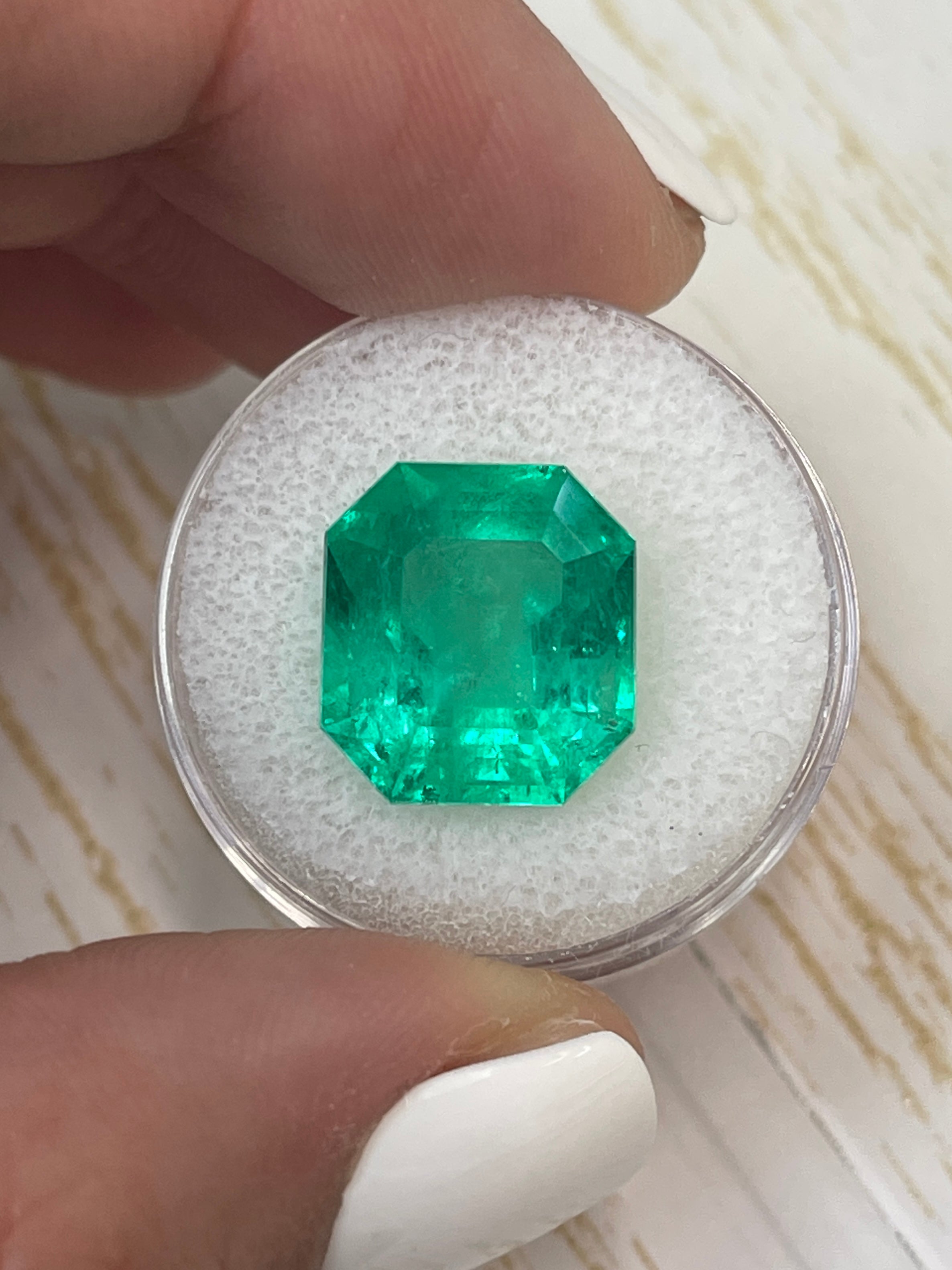 10.09 Carat GIA Certified Vivid Muzo Colombian Emerald - Loose Asscher Cut Gemstone 14x13mm for Jewelry Making & Engagement Rings