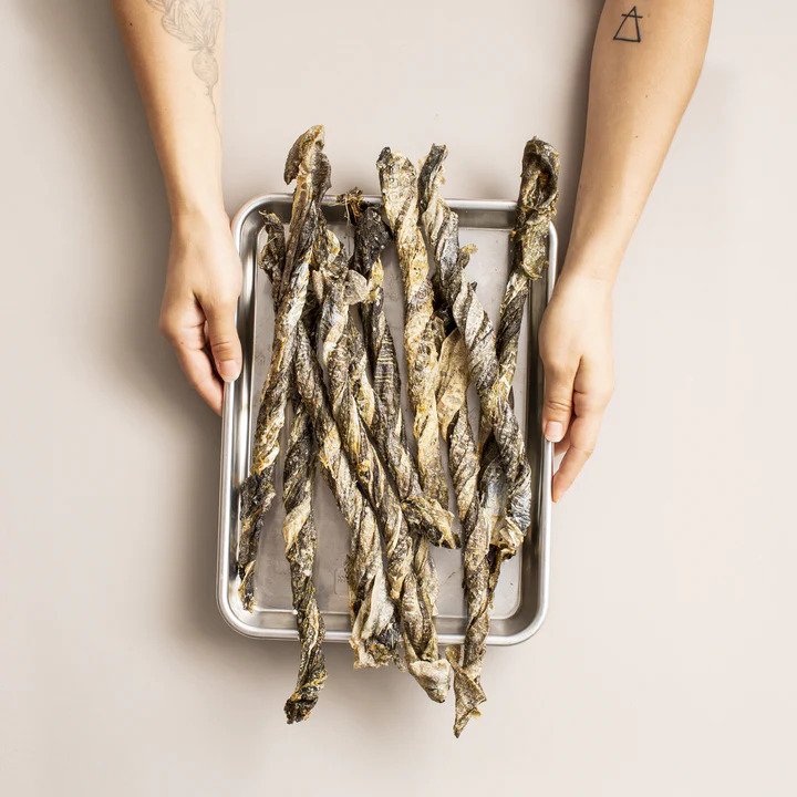 Premium Cod Skin Crunchy Sticks - Natural Dog & Cat Treats for Training & Dental Health - High-Protein Snack for Pets at Home or Outdoor Adventures