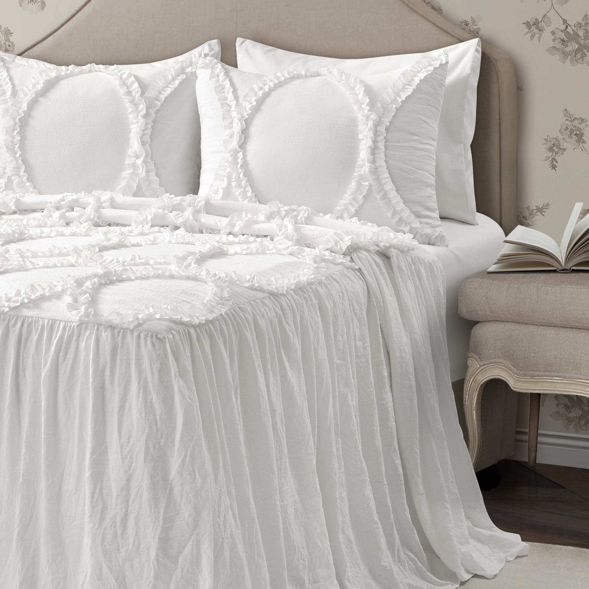 Riviera 3-Piece Bedspread Set - Queen Size Luxury Quilted Coverlet with Matching Pillow Shams - Perfect for Master Bedroom, Guest Room & Hotel Decor