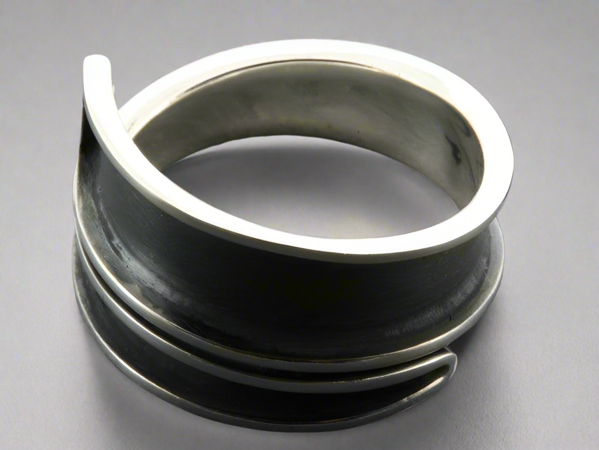 Elegant Night Swirl Ring - Sterling Silver Jewelry for Women, Perfect for Evening Parties & Special Occasions