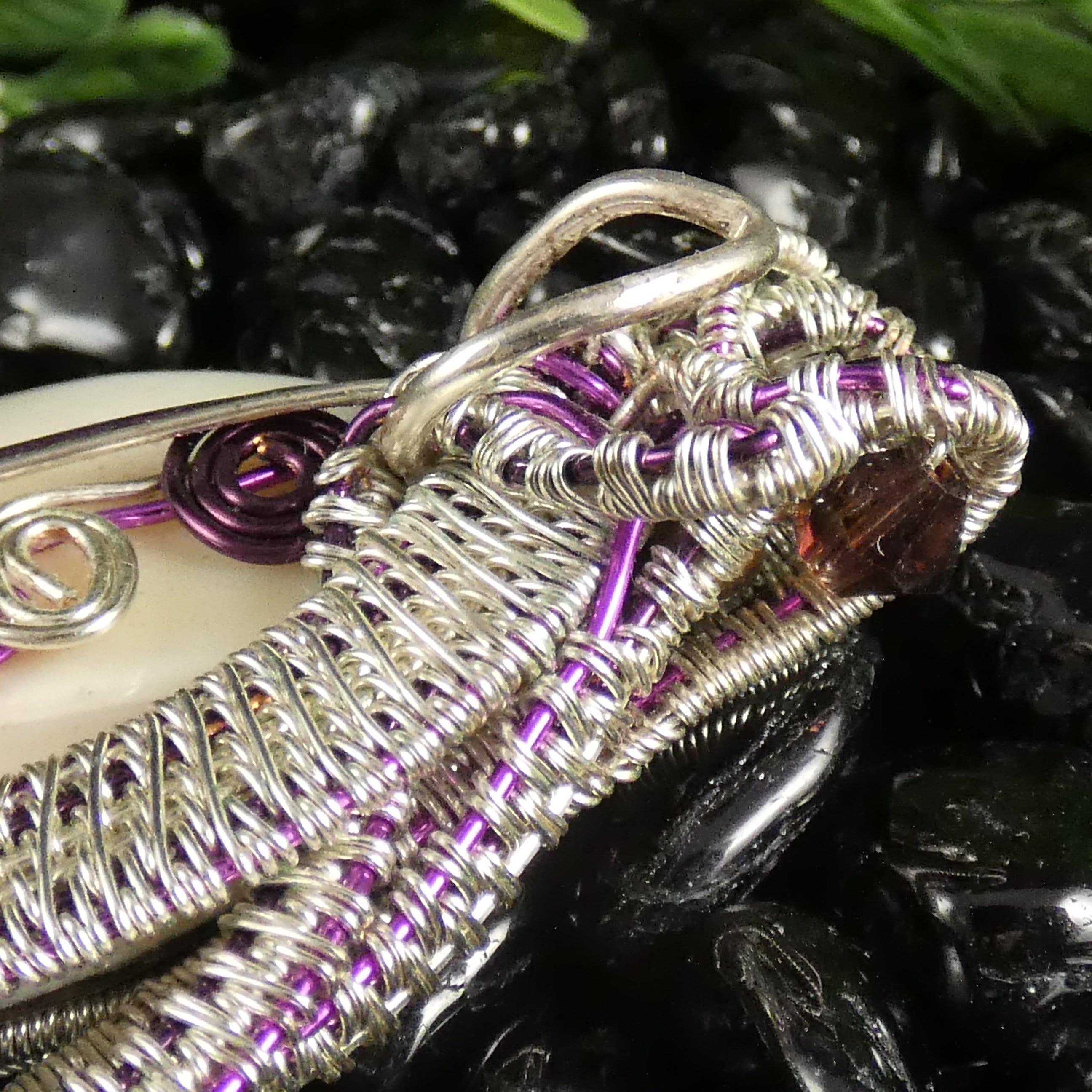 Abalone & Mother of Pearl Pendant Necklace - Elegant Jewelry for Women - Perfect for Gifts, Parties & Special Occasions