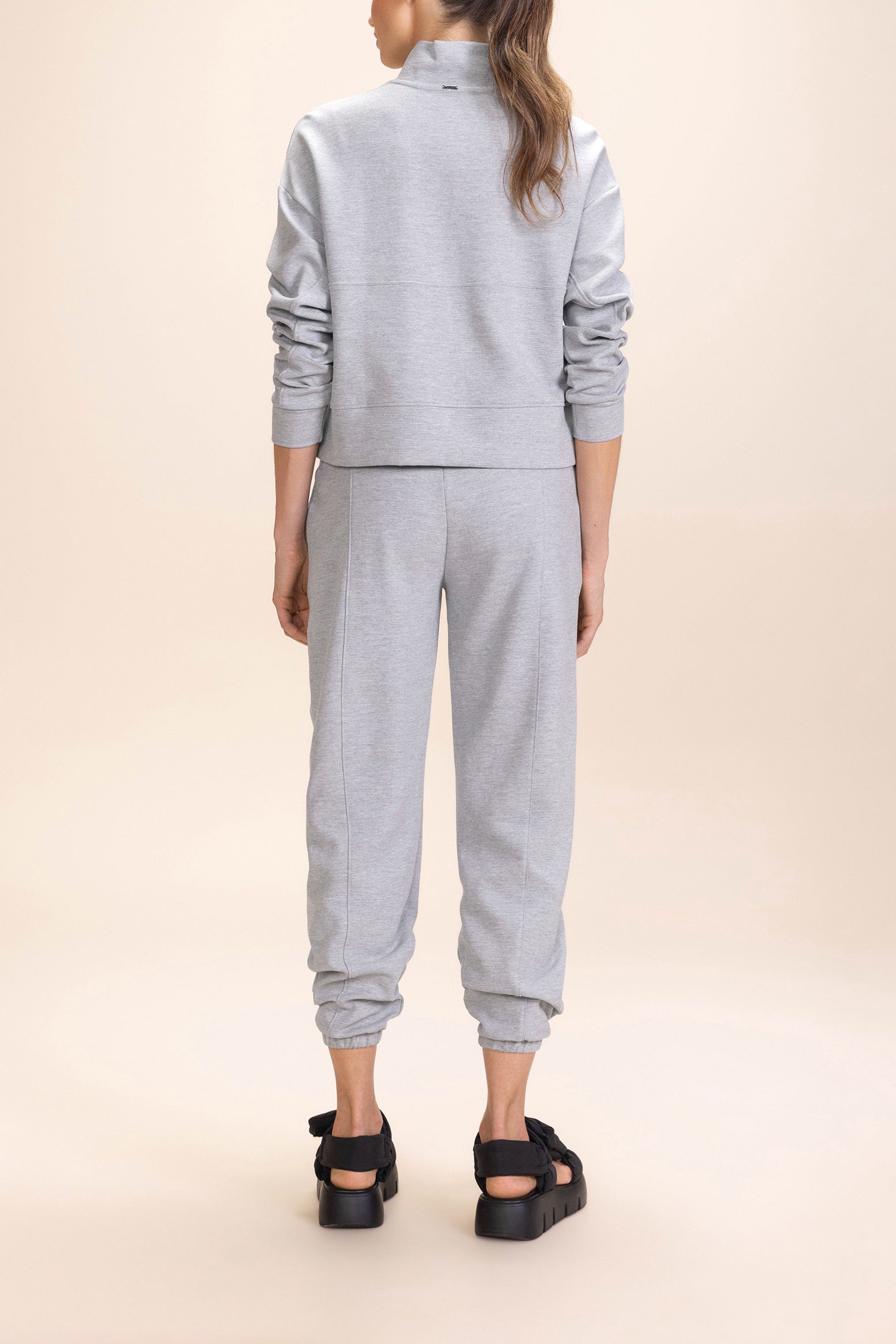 Stylish and Comfortable Women's Sweatshirt - Soft Cotton Pullover for Casual Wear, Lounge, and Outdoor Activities