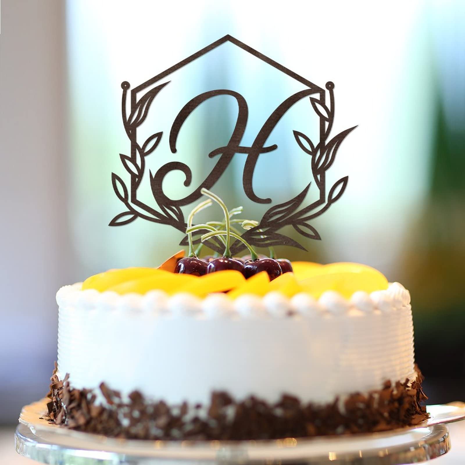 Personalized Initial H Cake Topper - Rustic Brown Wooden Monogram Wreath for Wedding Cakes, Birthday Desserts & Anniversary Celebrations (Design 09)