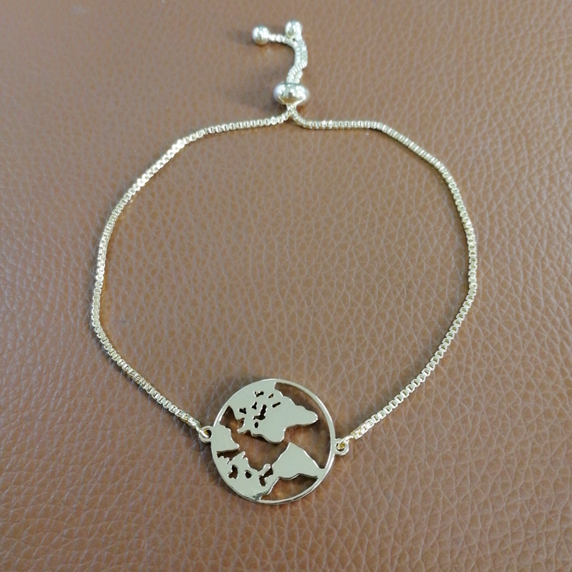 NOUMANDA Adjustable World Map Charm Bracelet for Women - Stretchable Link Jewelry with Map Elements - Perfect for Travel, Gifts & Everyday Wear