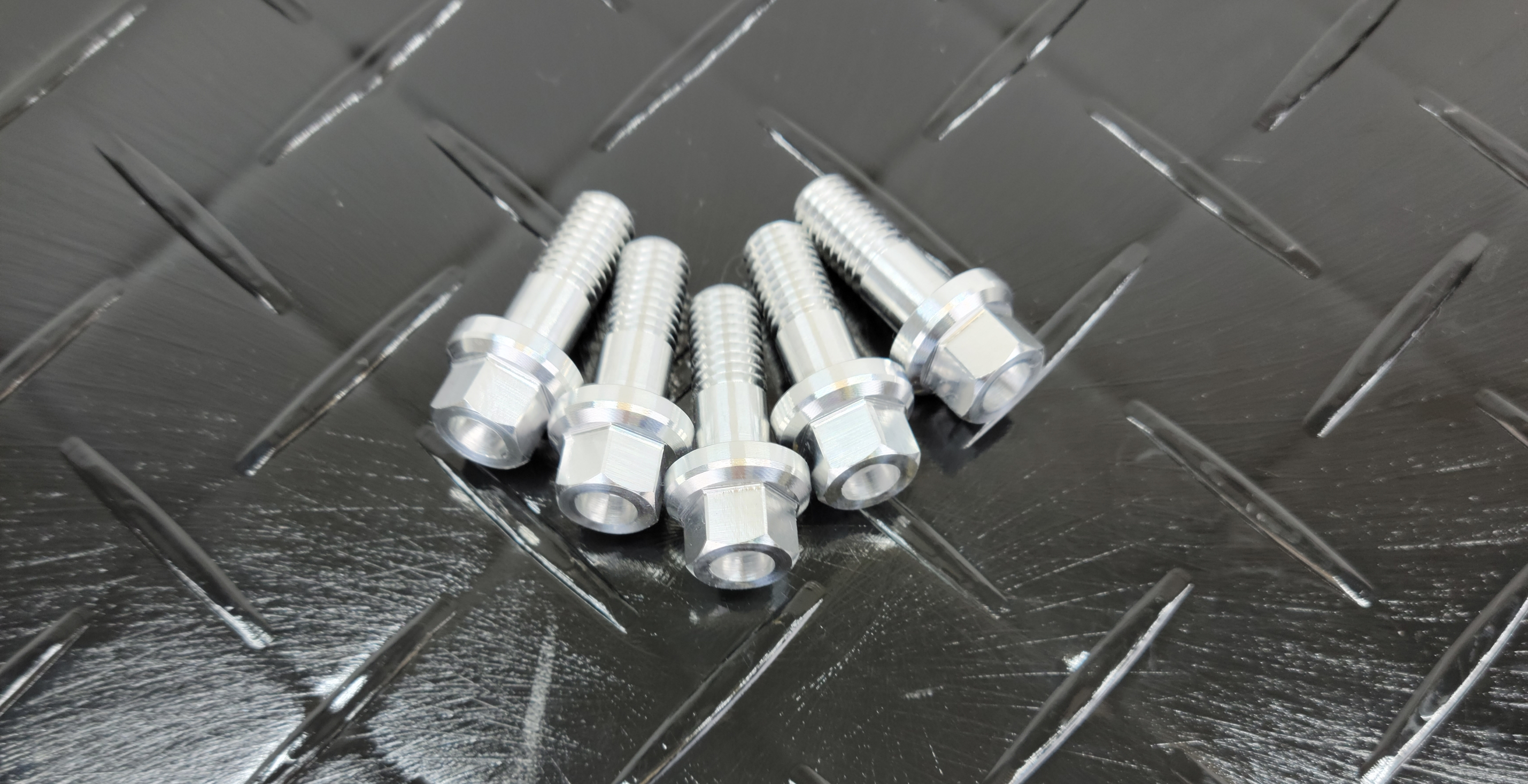 High-Performance Packard Billet 7075 Aluminum Bolts - 5 Pack for Automotive, Motorcycle & Industrial Applications