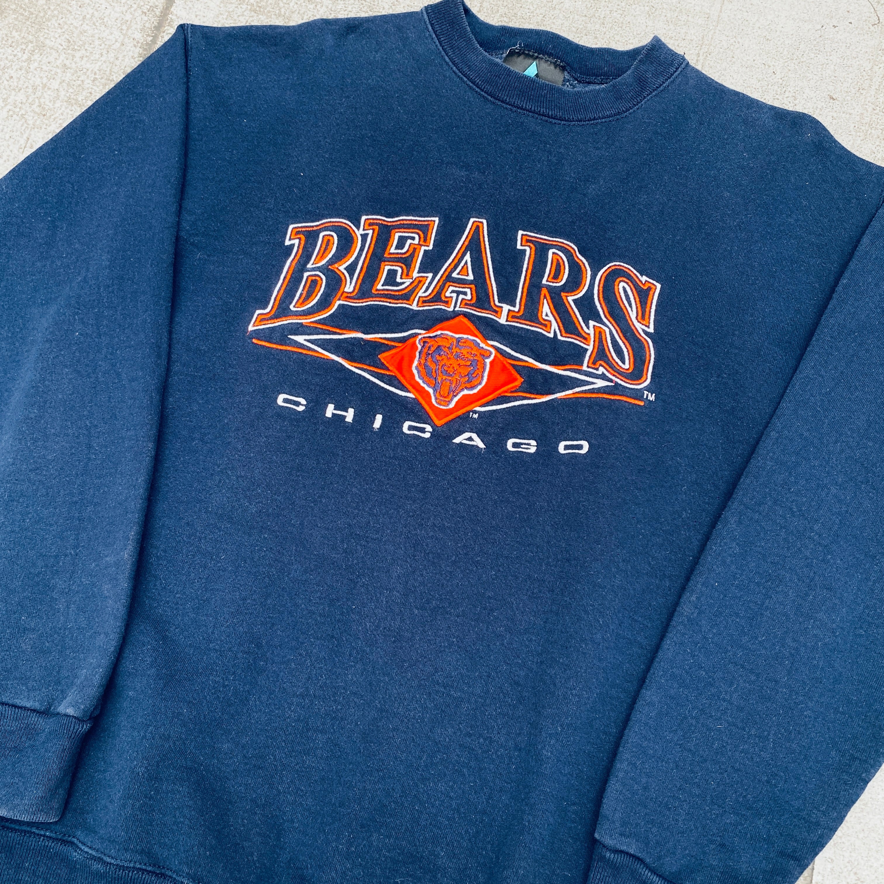 Chicago Bears 1990s Logo Embroidered Athletic Sweatshirt for Men - Vintage NFL Fan Gear for Game Day & Casual Wear