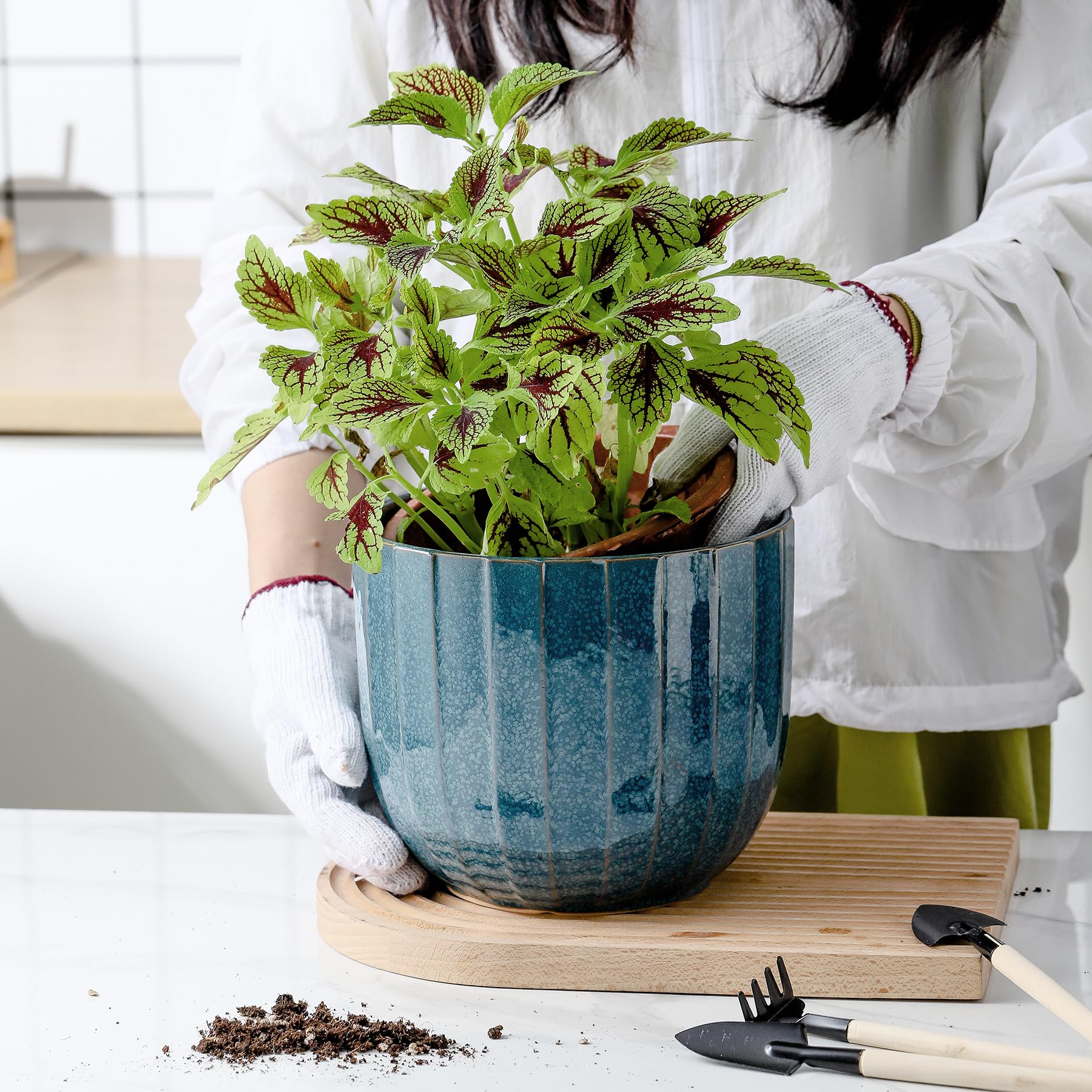 7.9 Inch Ceramic Planter Pot with Drainage Hole - Modern Flower Pot for Indoor Plants, Succulents & Herbs - Home Decor Plant Pot with Removable Rubber Base - Perfect for Living Room, Office & Balcony Decor