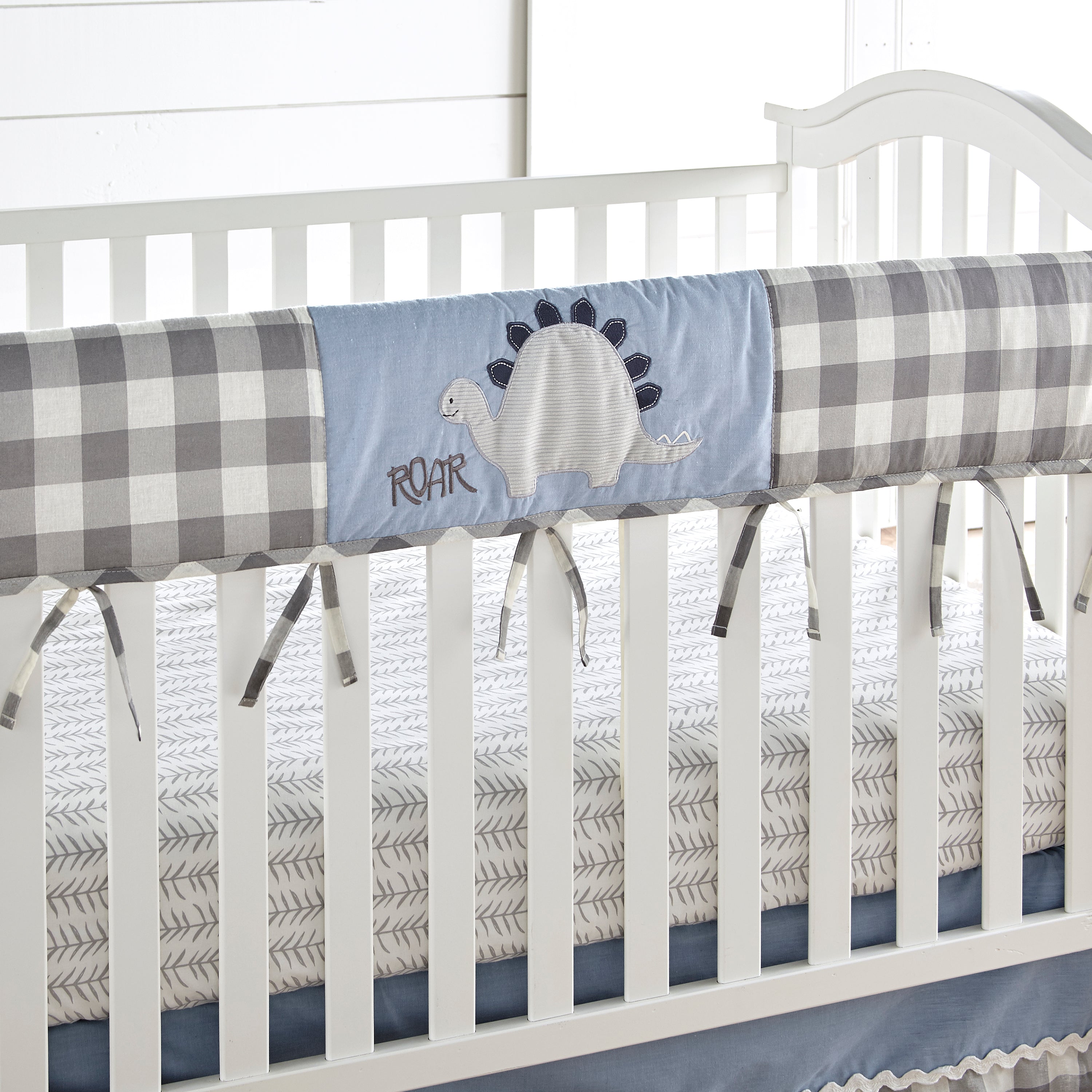 Kipton Baby Crib Rail Guard Protector - Soft Padded Bumper for Safe & Comfortable Sleep - Perfect for Toddler Beds & Nursery Safety (White) - Ideal for Preventing Chewing, Scratches & Bumps