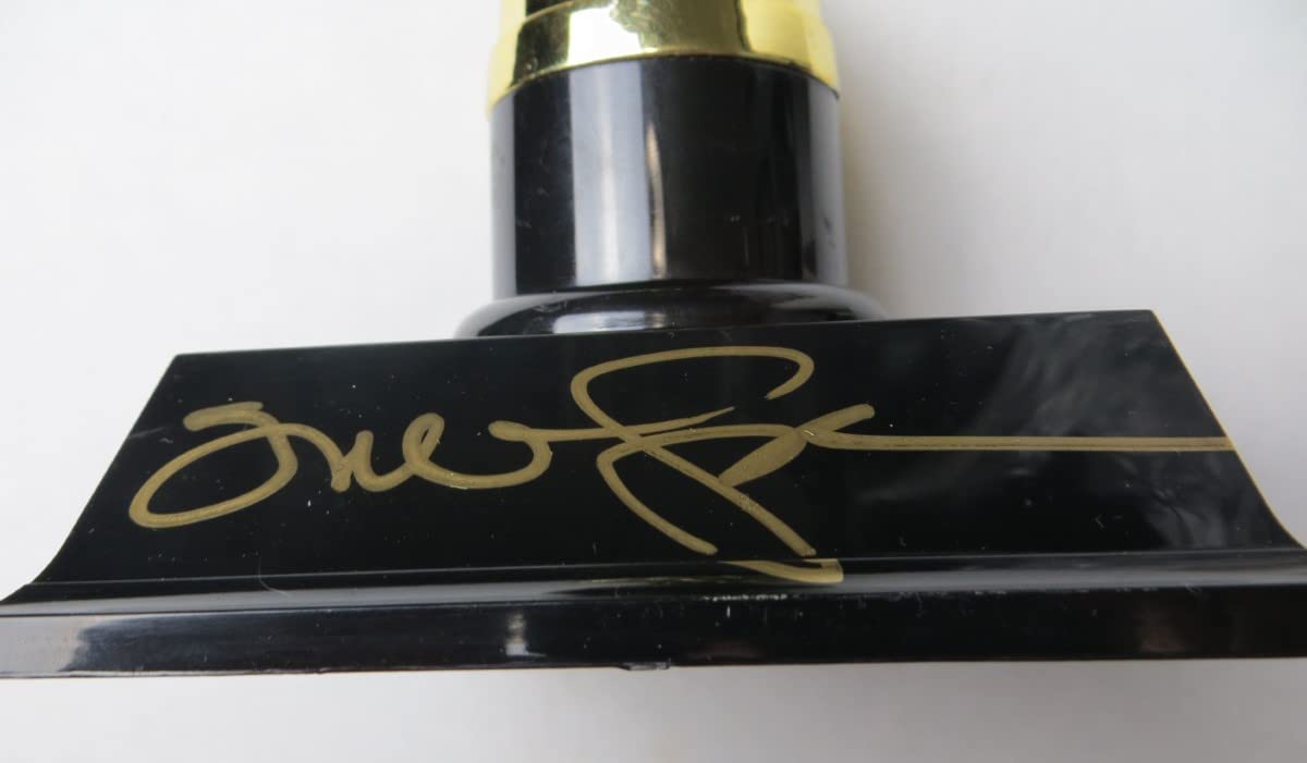 Susan Sarandon Autographed Dead Man Walking Award Statue - JSA Certified VV85909 - Collectible Memorabilia for Movie Fans & Film Enthusiasts