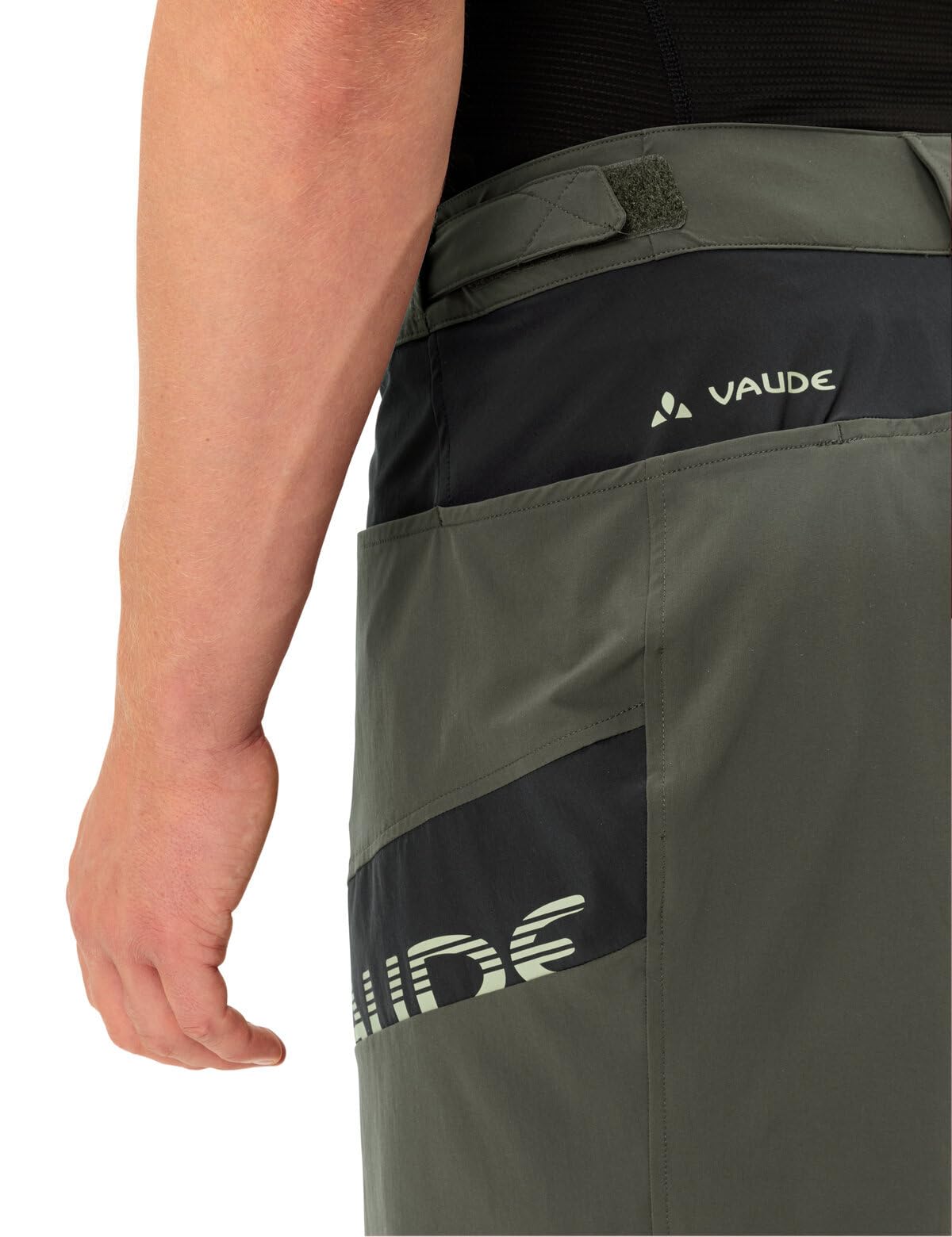 VAUDE Men's Altissimo Shorts III - Lightweight Hiking & Outdoor Adventure Shorts for Men - Perfect for Camping, Trekking & Travel