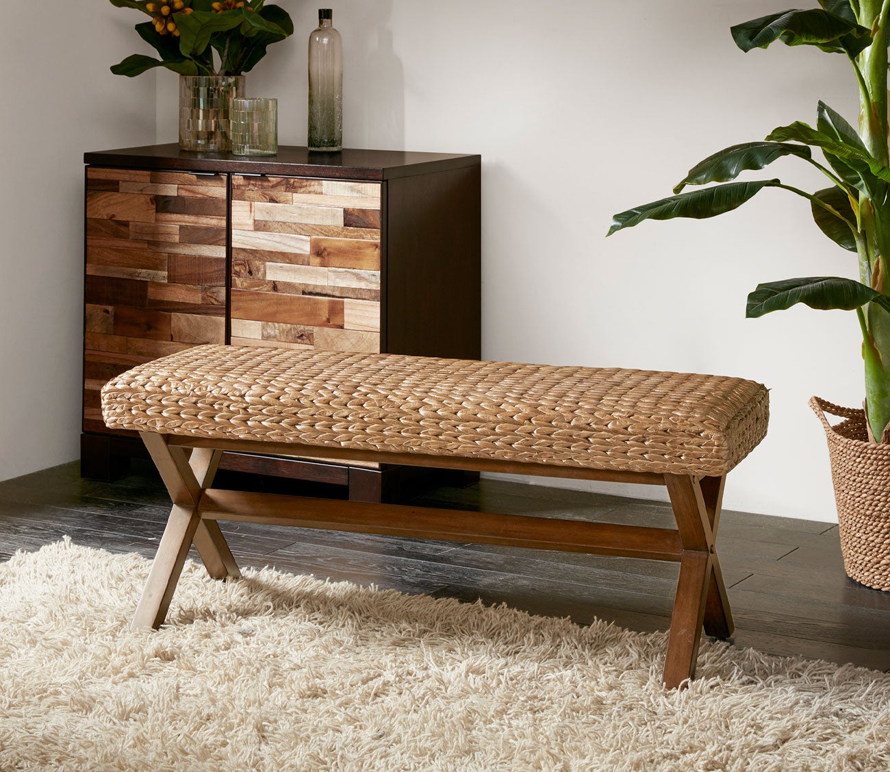 Ink & Ivy Seadrift Natural Woven Seagrass Accent Bench - Coastal Style Storage Ottoman for Living Room, Bedroom & Entryway Decor