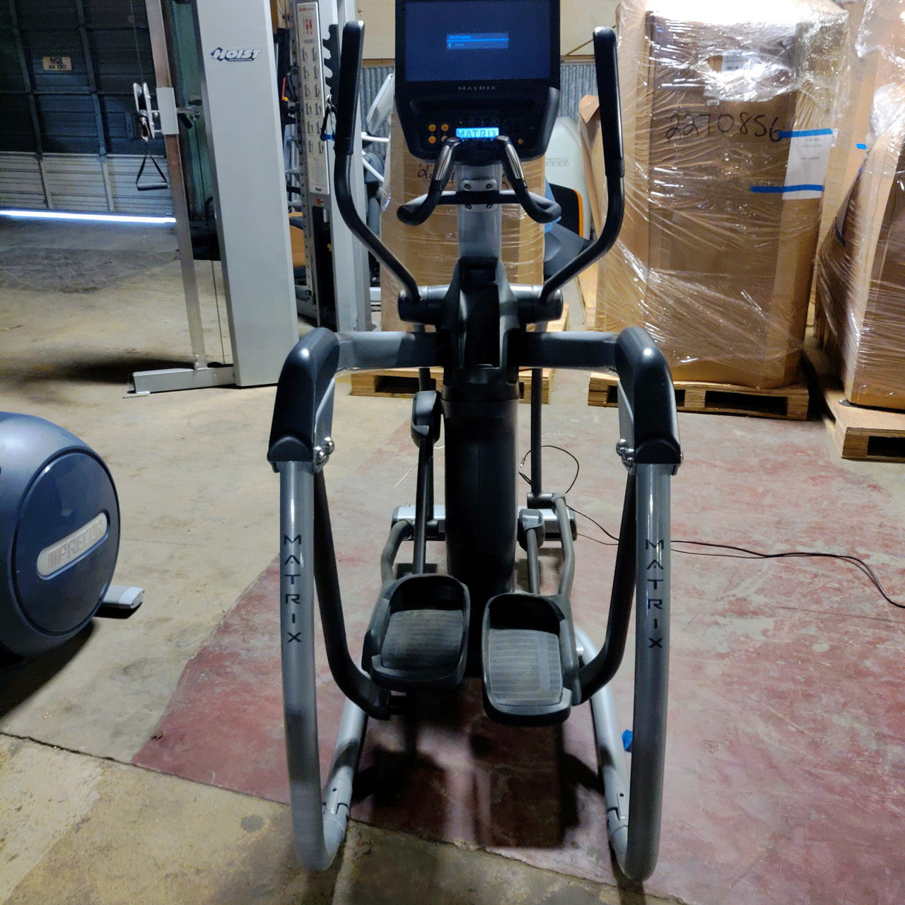 Matrix E3x Commercial Elliptical Machine - Low Impact Cardio Trainer for Home & Gym Use - Perfect for Weight Loss & Full-Body Workouts