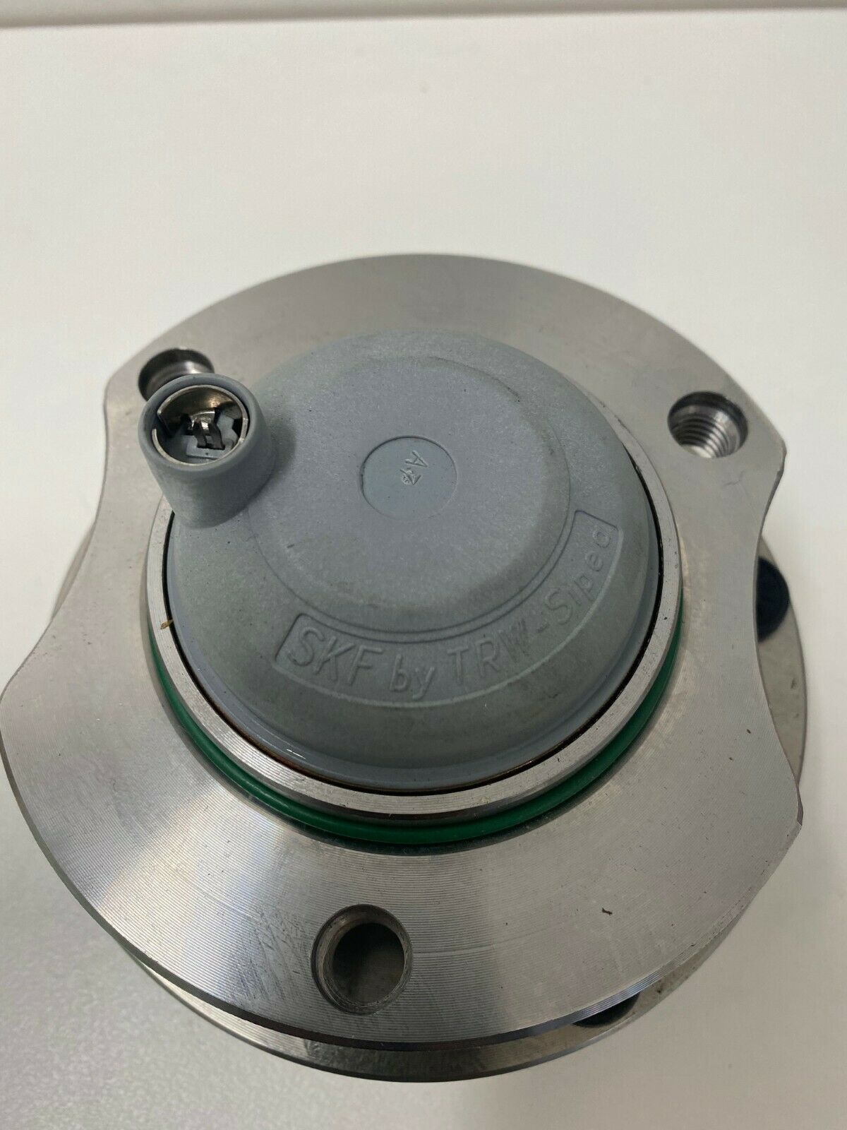 Genuine Holden Commodore VR VS Right Front ABS Hub and Bearing Assembly - Perfect for Smooth Braking & Safe Driving