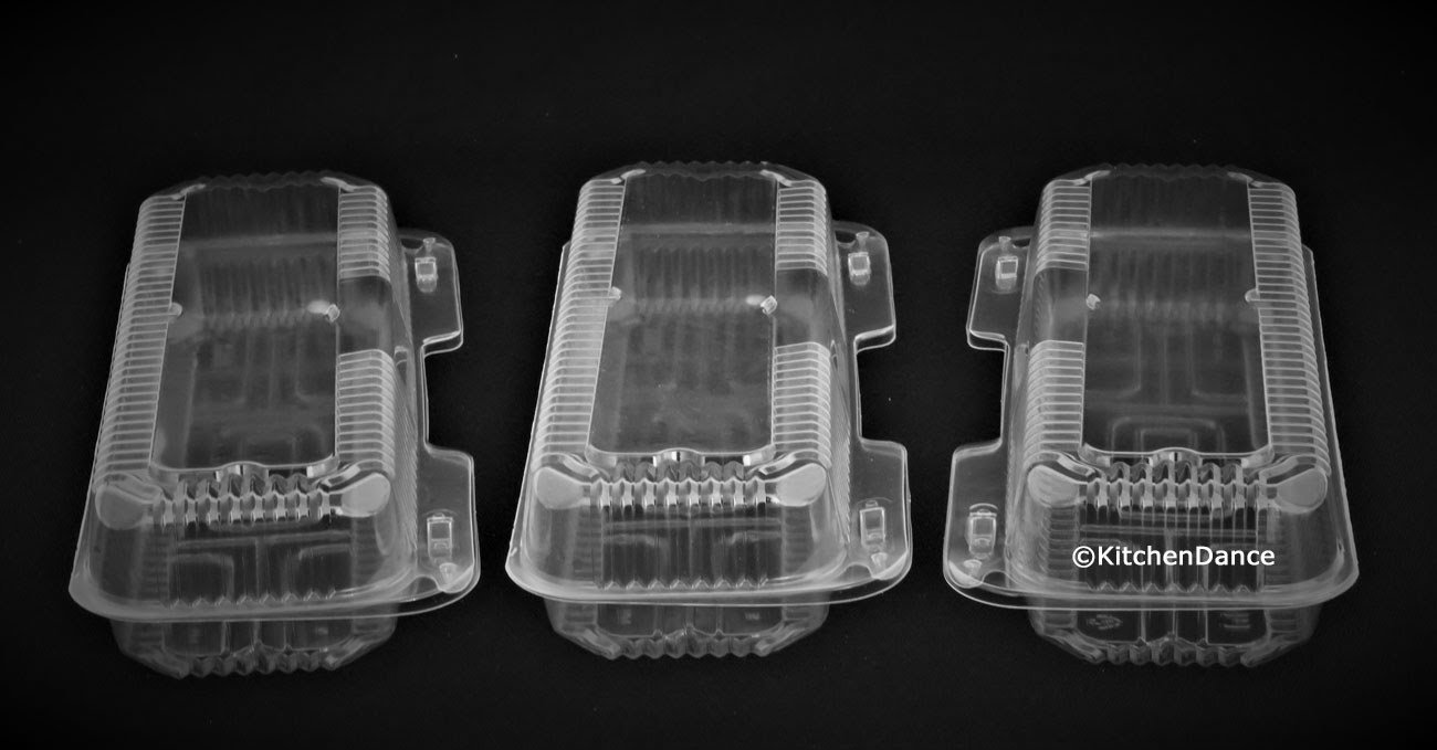 Durable Clear Plastic Hinged Take Out Containers 12x5 Inches - 250 Count PXT350 | Reusable Cookie, Sub & Hoagie Containers for Restaurants, Bakeries & Catering | Perfect for Food Storage, Meal Prep & Party Serving