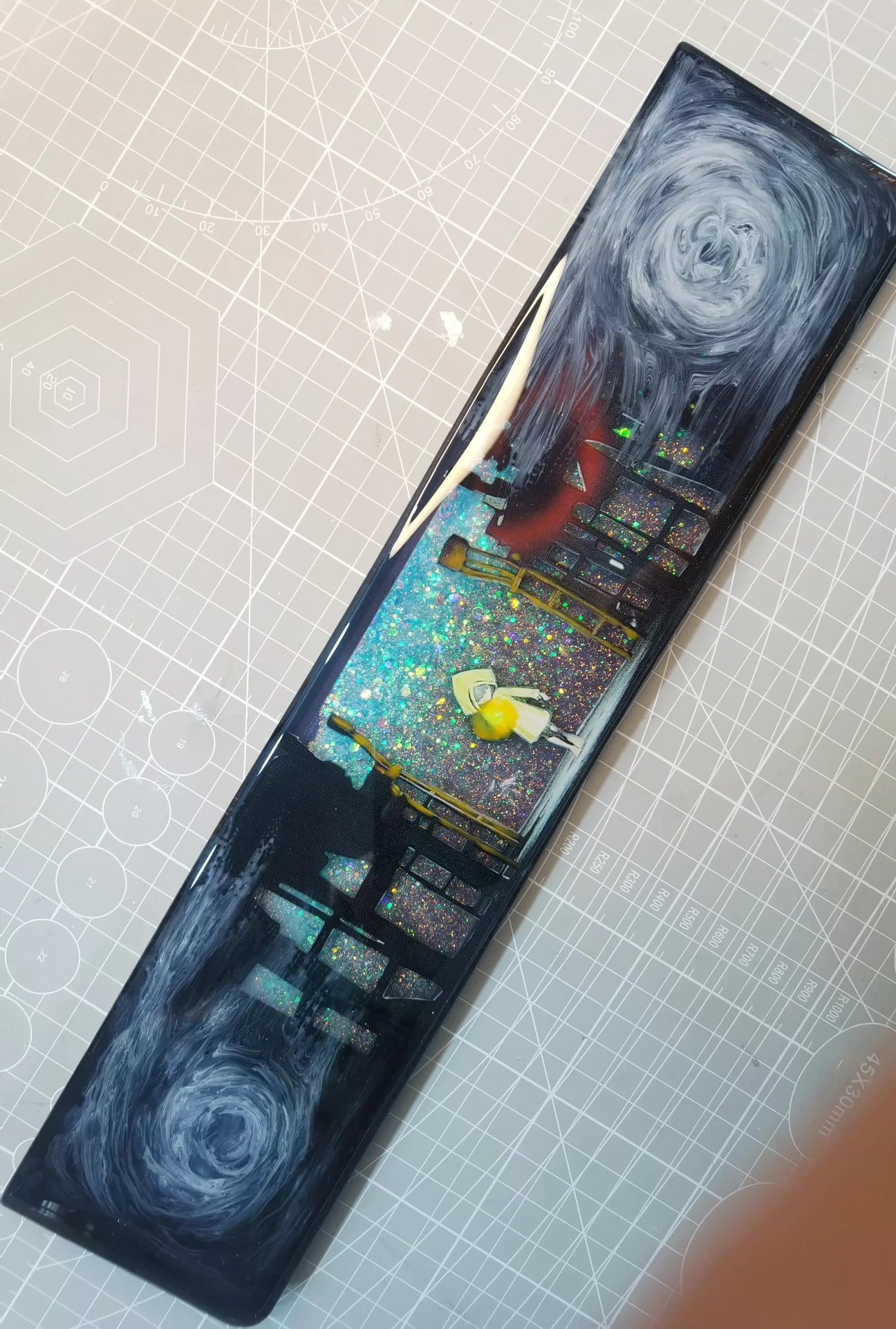 Little Nightmares Themed Resin Keyboard Wrist Rest - Ergonomic Gaming & Office Palm Support for Mechanical Keyboards - Perfect for PC, Mac, Typing & Long Gaming Sessions