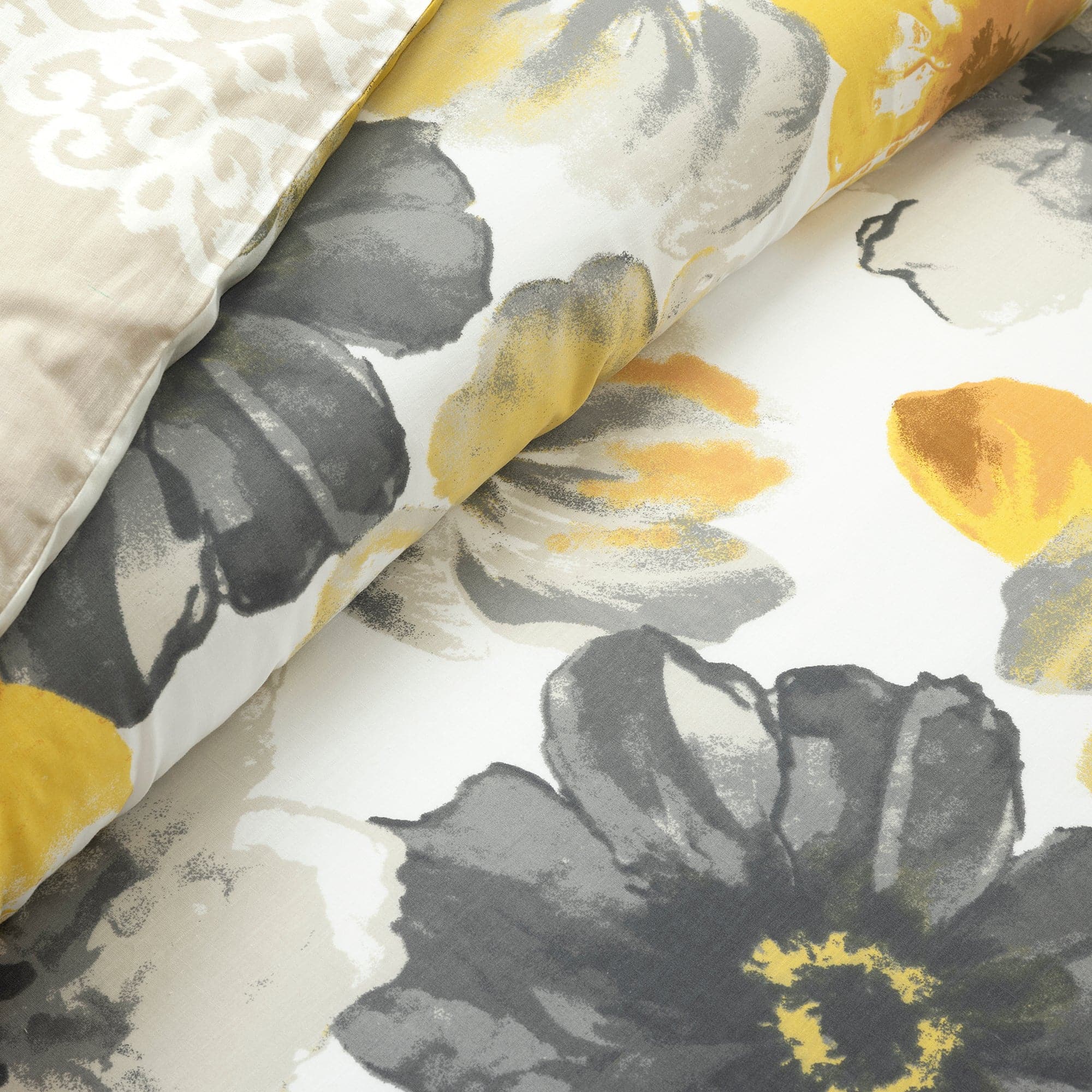 Leah Reversible Cotton Duvet Cover 3 Piece Set - Queen Size Bedding Set with Pillow Shams - Soft Breathable Duvet Cover for Bedroom, Guest Room & Dorm