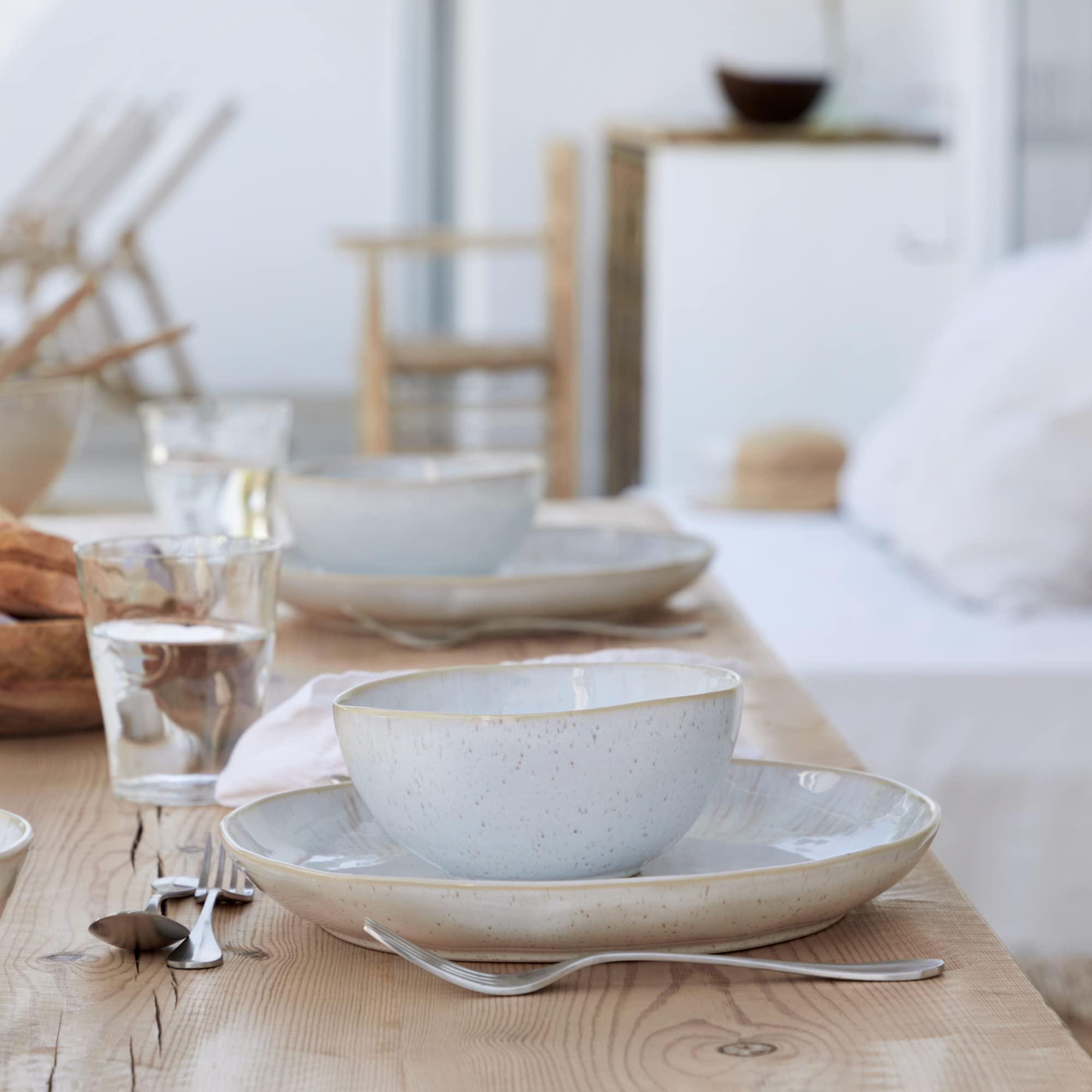 Casafina Eivissa Collection 5-Piece Ceramic Dinnerware Set - Sand Beige Stoneware Place Setting | Microwave & Dishwasher Safe | Food Safe Glazed Tableware | Perfect for Restaurants, Dinner Parties & Everyday Family Meals