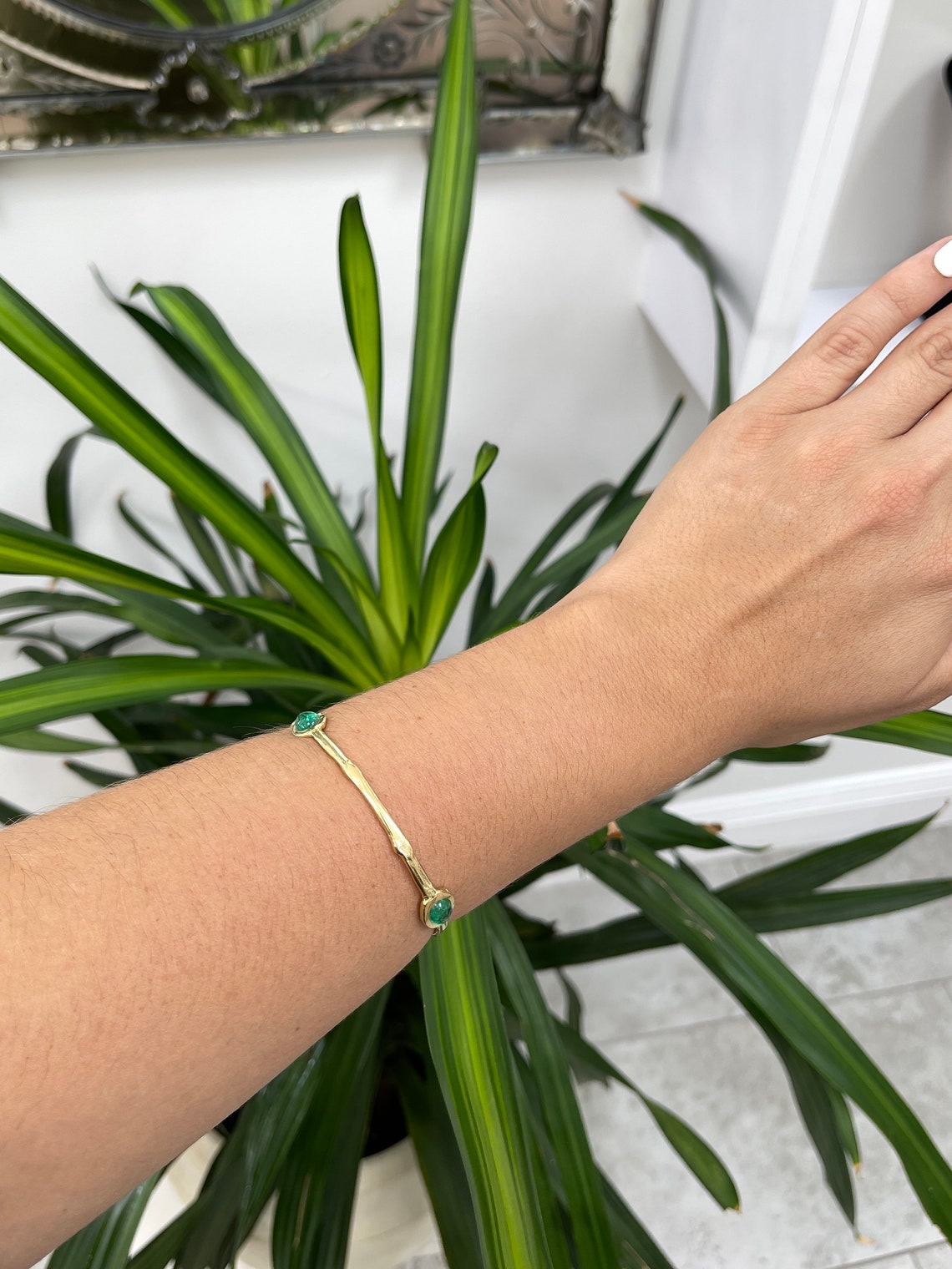 5.0tcw Handmade Hammered Emerald Cabochon Bezel Bangle Bracelet in 14K Gold - Elegant Jewelry for Women, Perfect for Weddings, Parties & Special Occasions