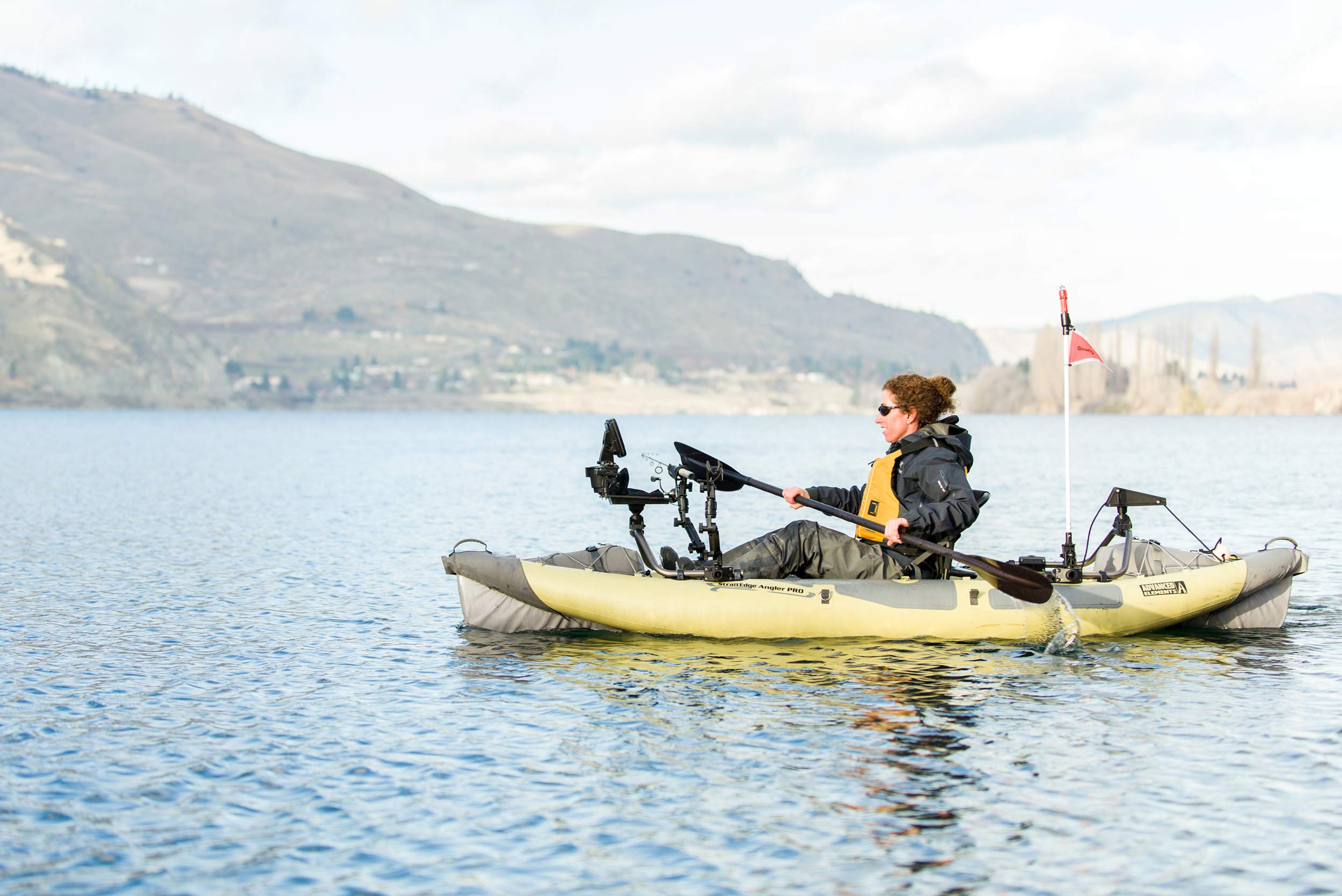 Advanced Elements Straitedge Angler Inflatable Kayak - Lightweight Fishing Kayak for Lakes & Rivers - Perfect for Anglers & Outdoor Adventures