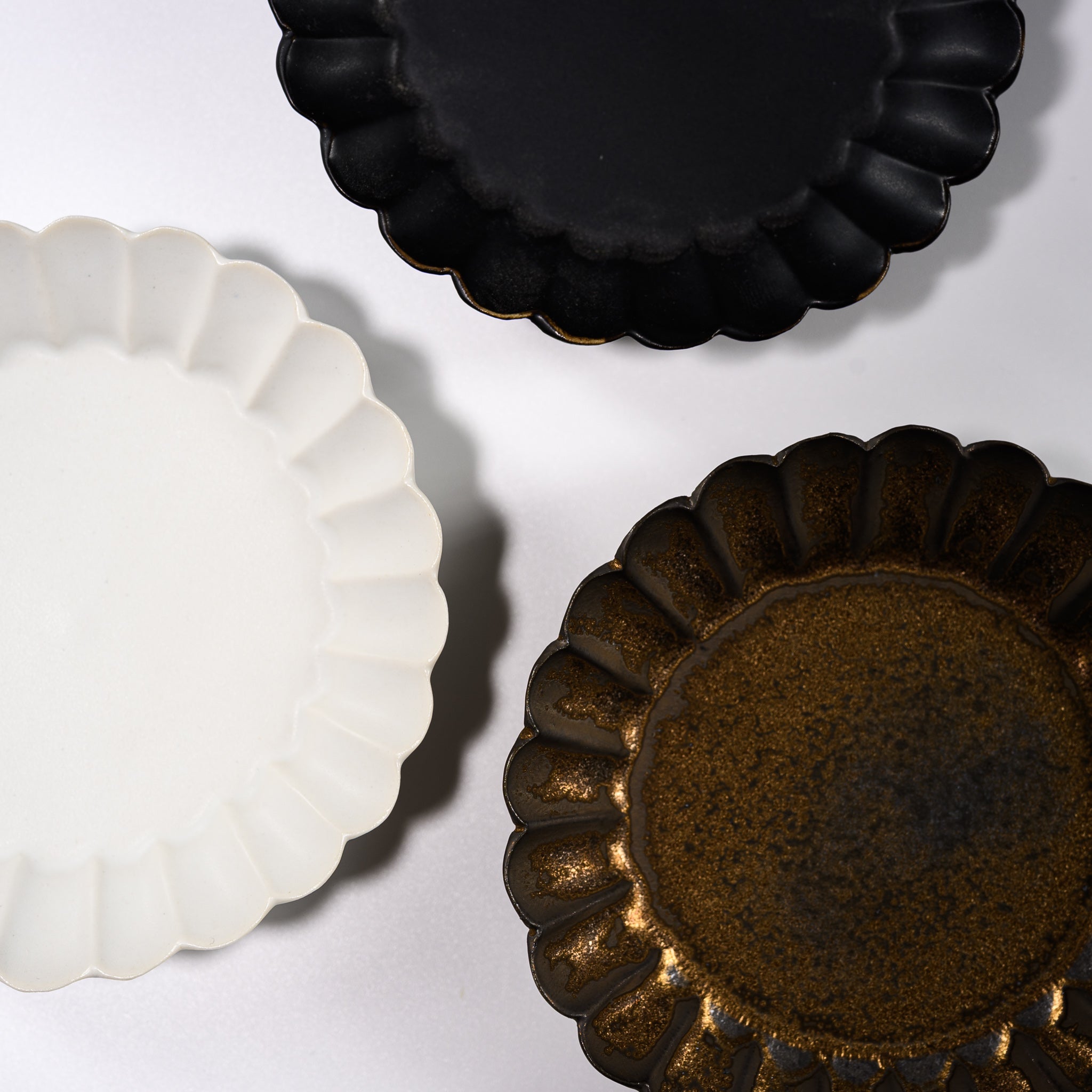 Handmade Usukiyaki Small Dish - Chrysanthemum Pattern Ceramic Appetizer Plate | Japanese Style Mini Serving Dish for Sushi, Soy Sauce, Wasabi & Condiments
