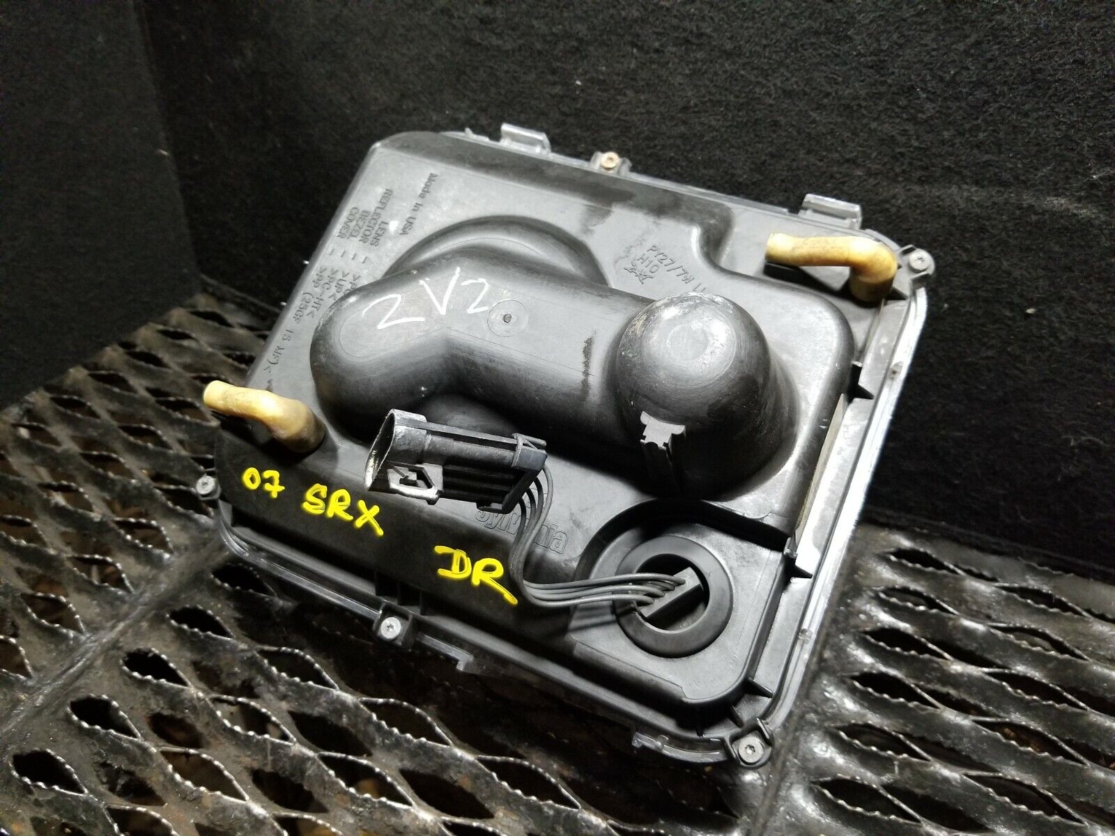 2004-2009 Cadillac SRX Left Driver Side Fog Light Replacement - OEM Quality - Perfect for Night Driving & Foggy Conditions
