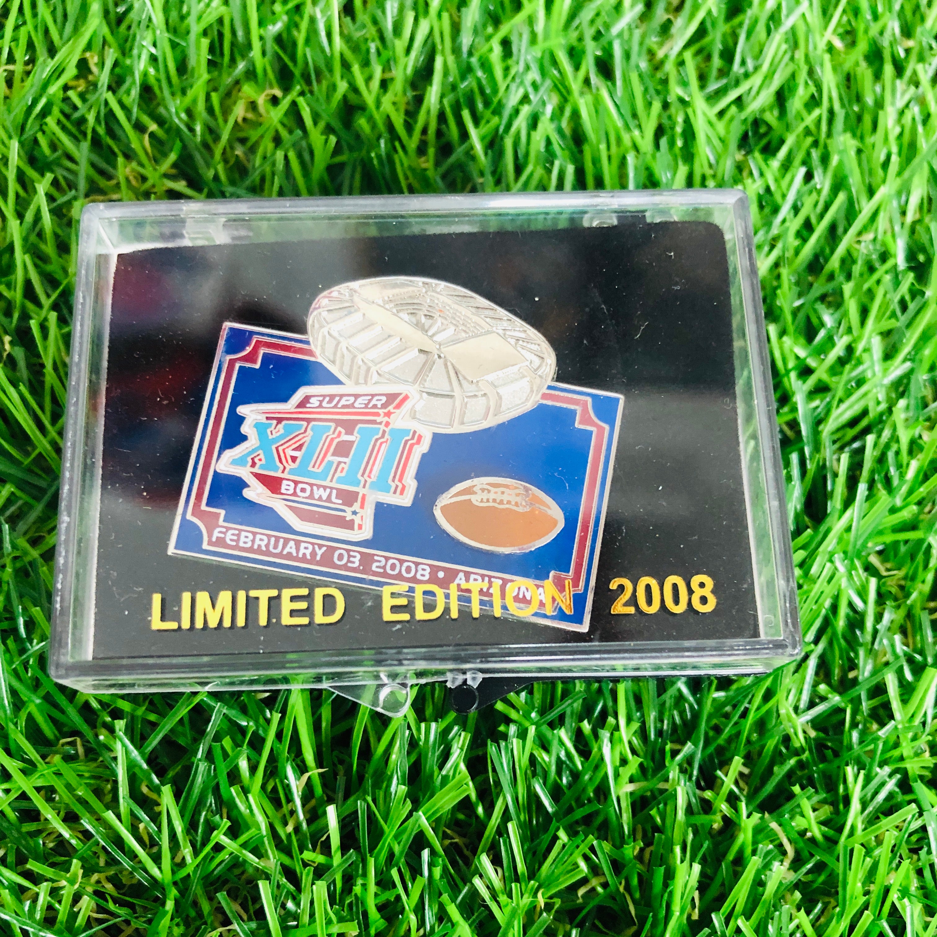 New York Giants Super Bowl XLII Champions Limited Edition Commemorative Collectible Pin - Perfect for Sports Fans, Memorabilia Collectors and Game Day Decor