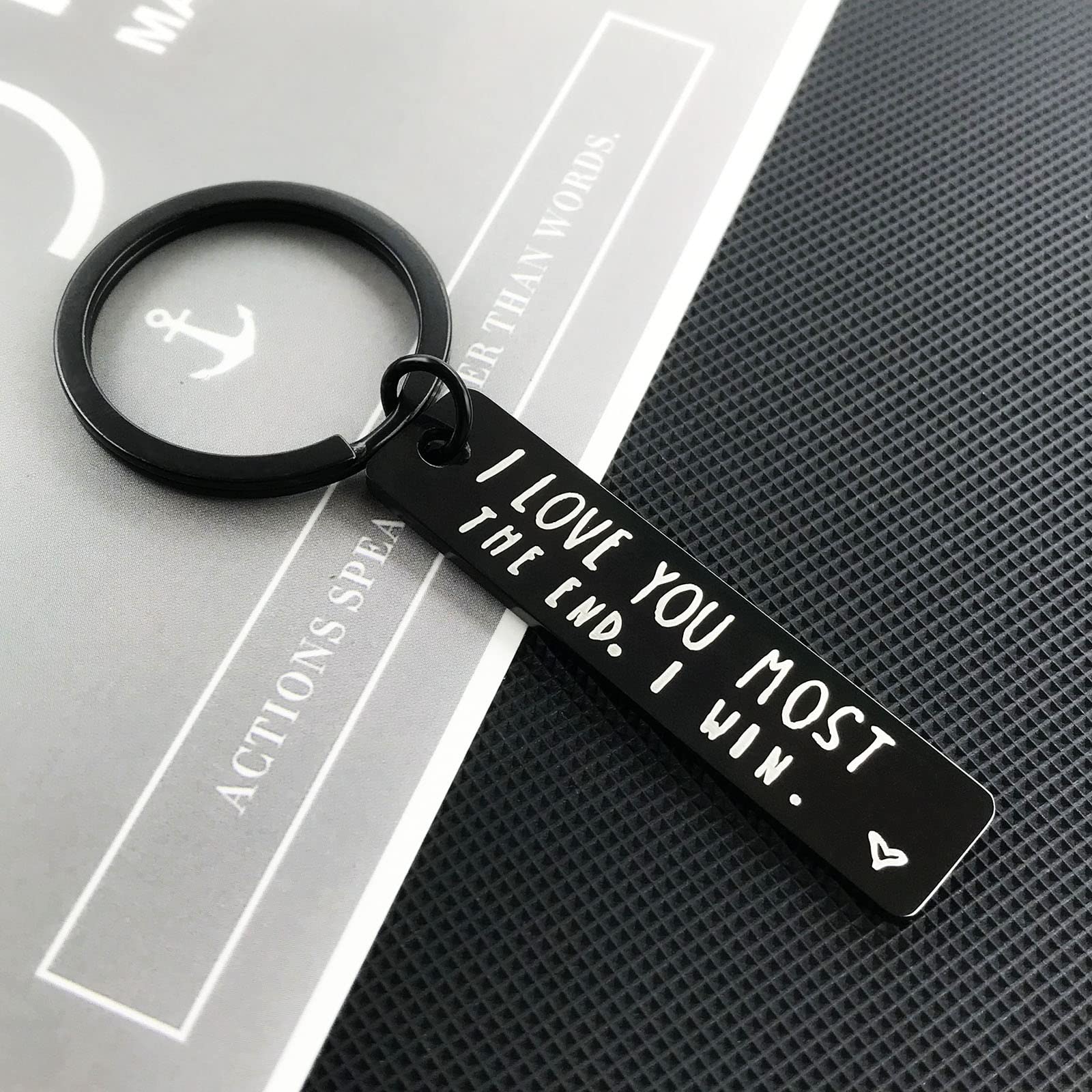 Romantic Couple Keychain - I Love You Gift for Him/Her - Perfect for Anniversaries & Valentine's Day