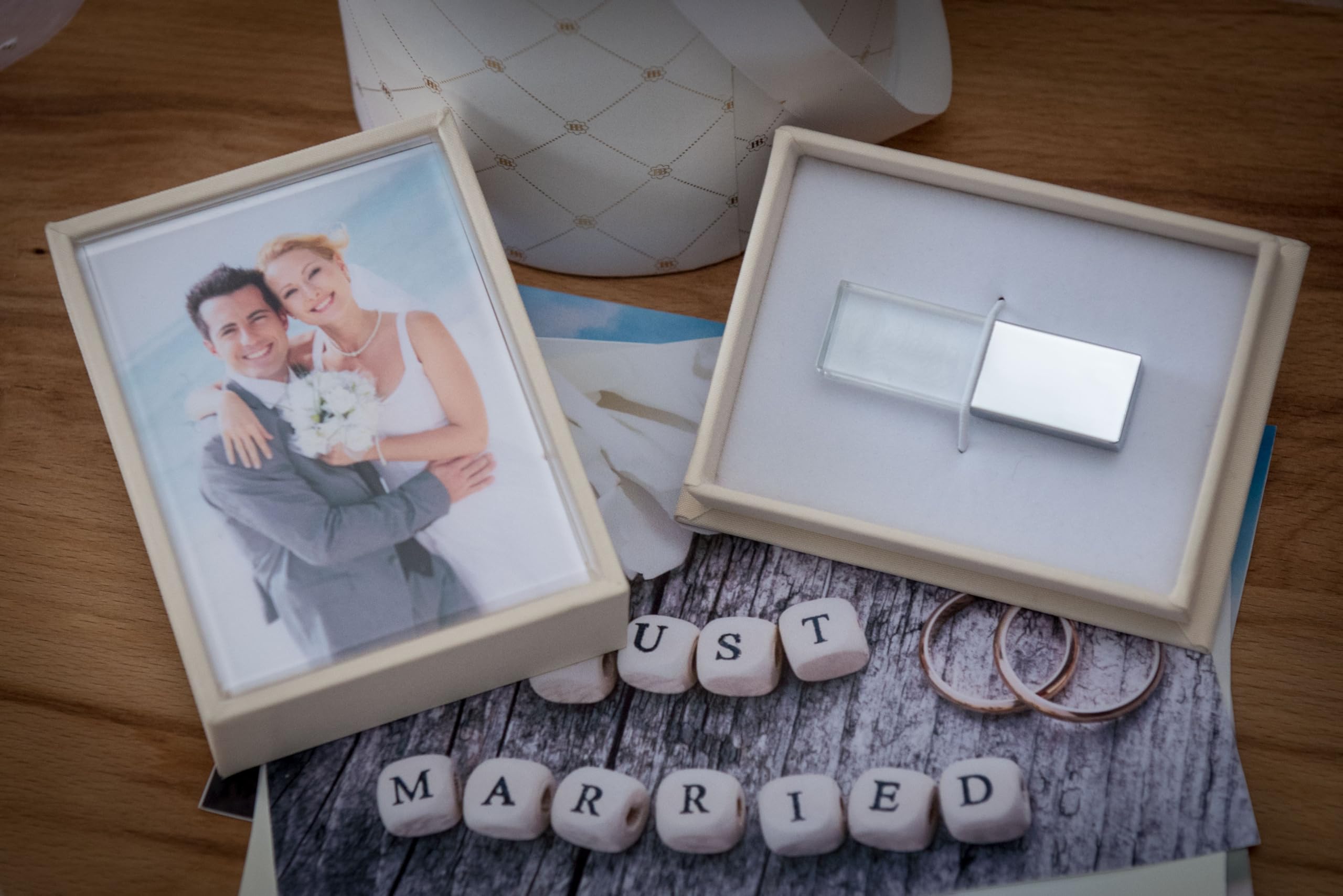 Clear Acrylic USB Storage Box with Window - Organize USB Drives, Cables & Small Tech Accessories - Perfect for Home, Office & Travel Use