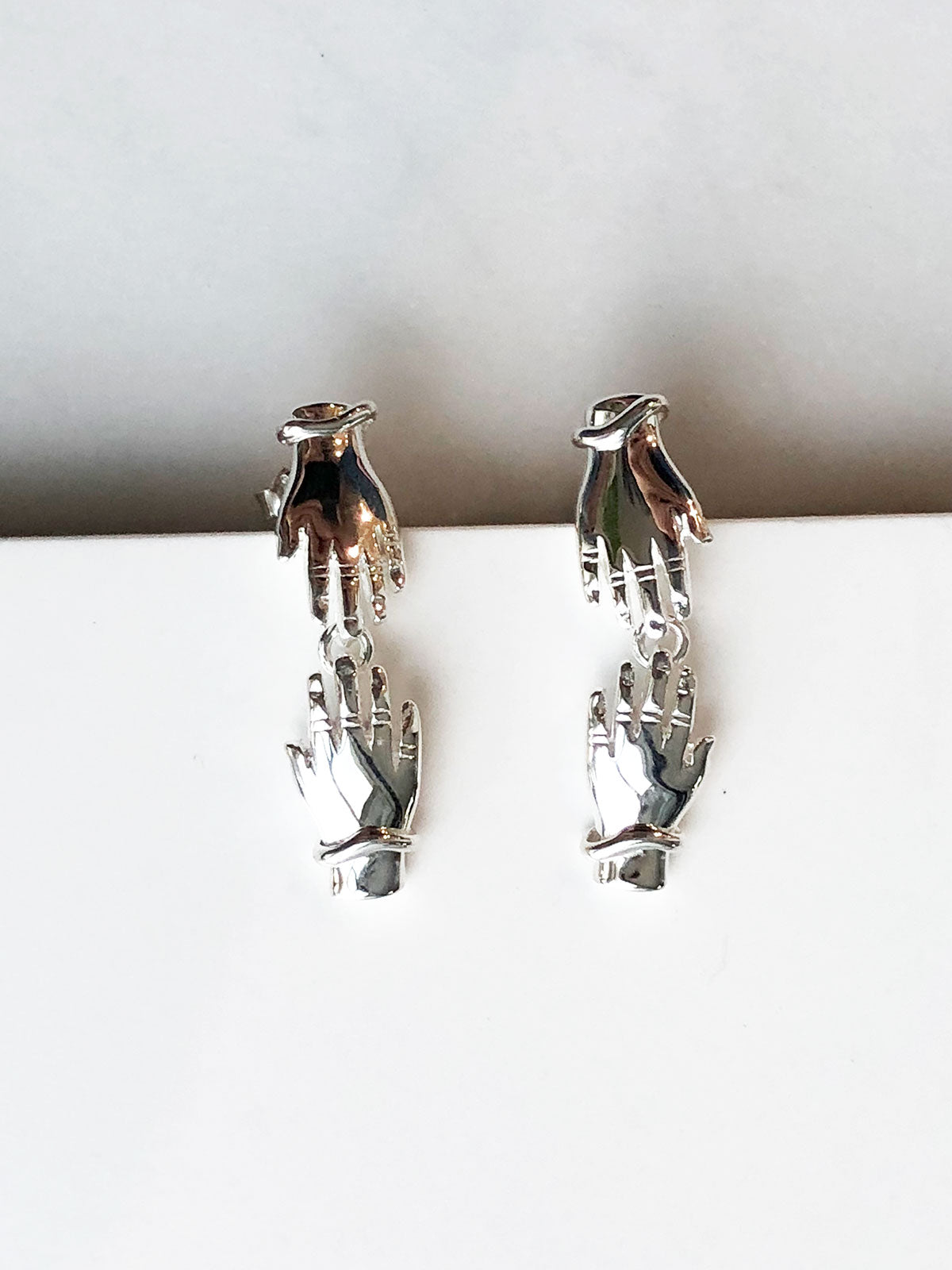 Stylish Silver Palm Earrings for Women - Elegant Dangle Hoop Earrings for Everyday Wear & Special Occasions