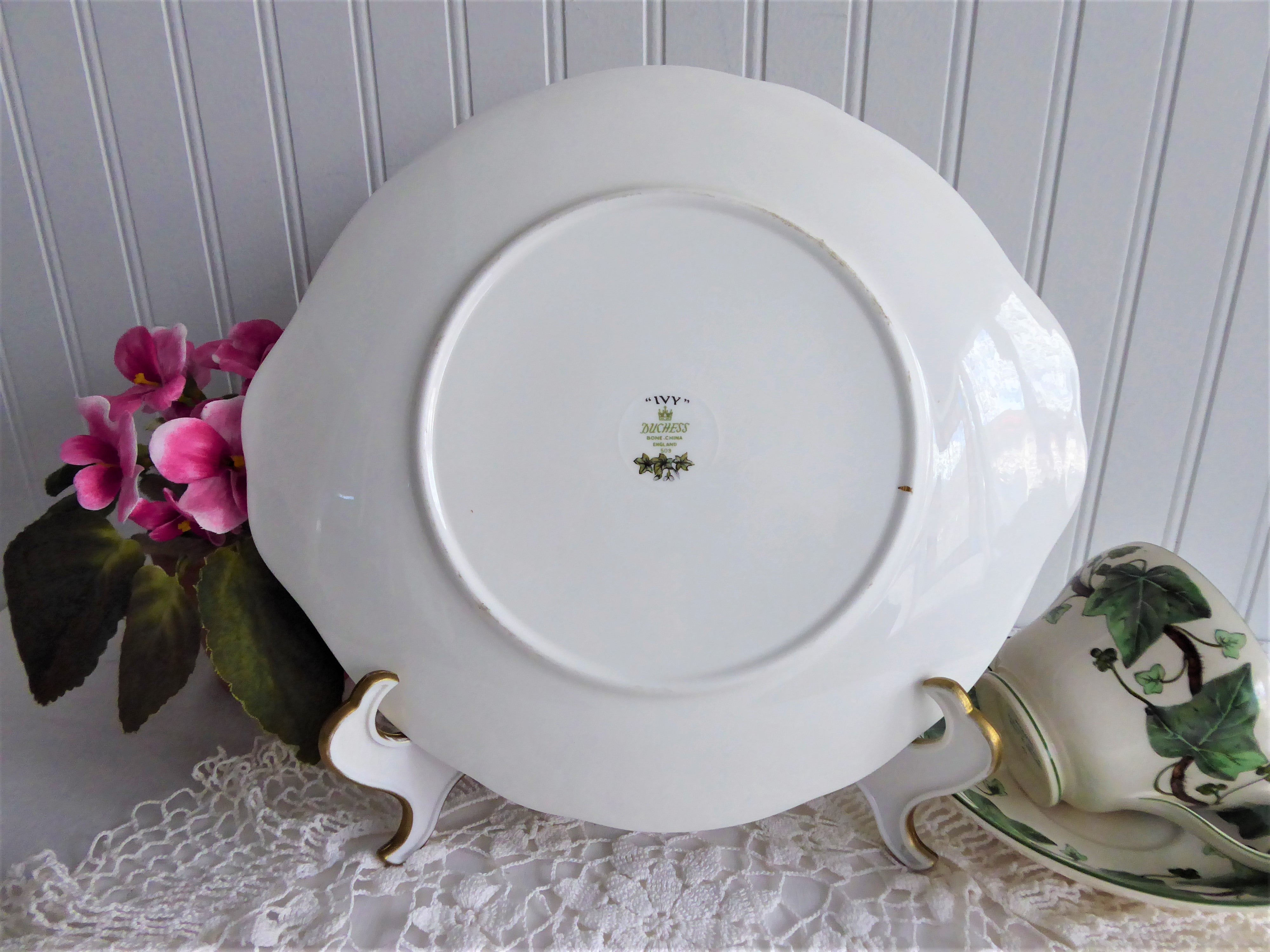 Vintage 1970s Duchess Ivy England Bone China Cake Serving Plate with Green Leaves - Elegant Tea Party, Wedding, and Dessert Display