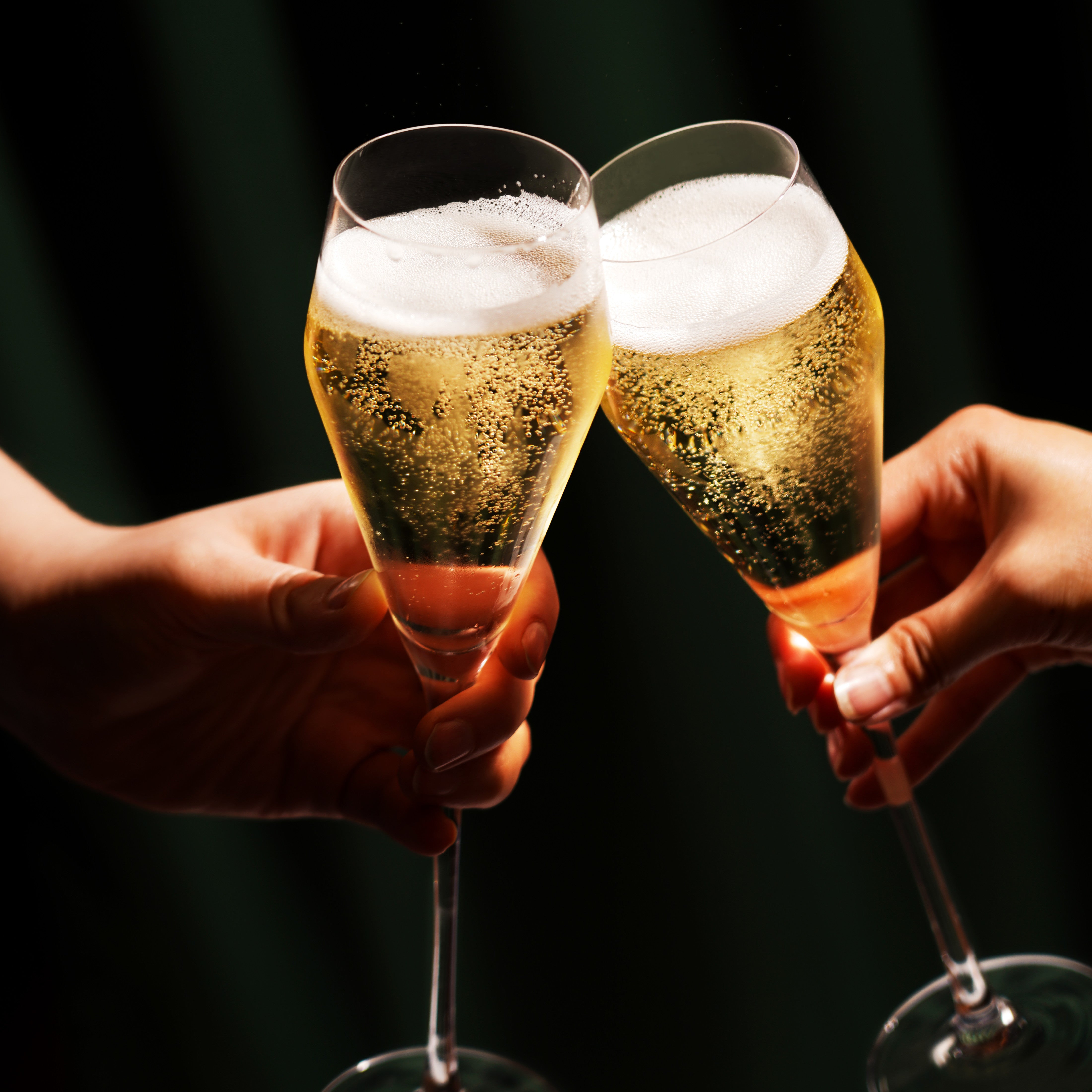 Raye Angled Crystal Prosecco Glasses Set of 2 - Elegant Stemware for Champagne, Cocktails & Celebrations - Perfect for Weddings, Anniversaries & Romantic Dinners