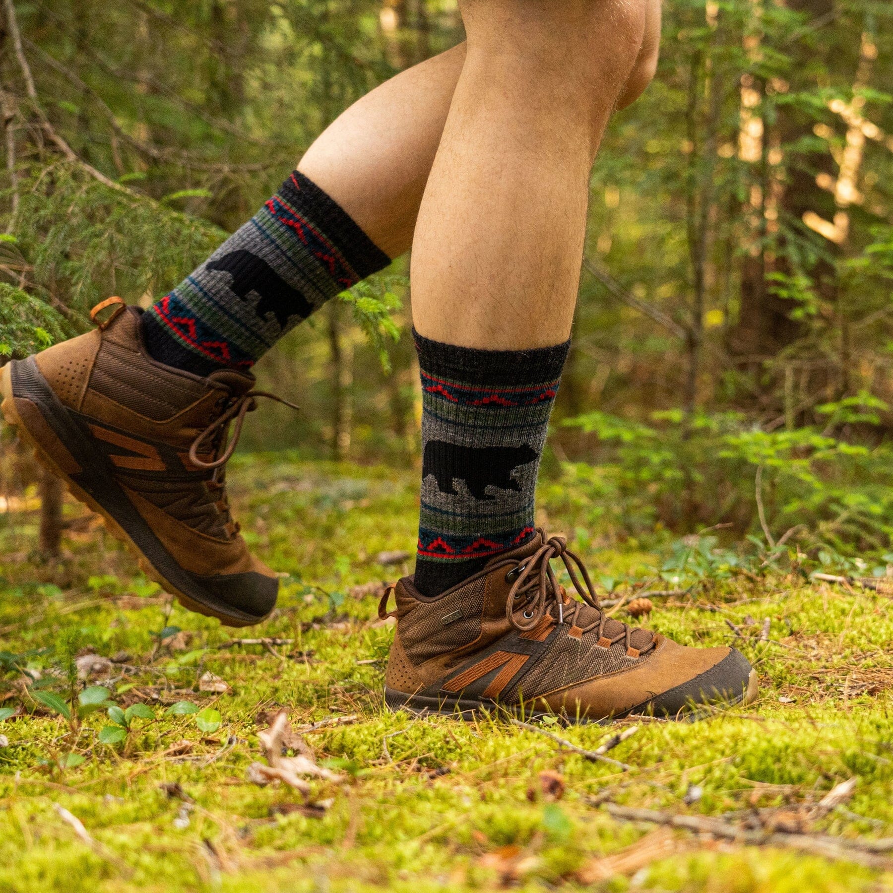 DARN TOUGH VANGRIZZLE BOOT MIDWEIGHT HIKING SOCKS FOR MEN - Comfortable & Durable Trekking Socks for Outdoor Adventures, Hiking & Camping