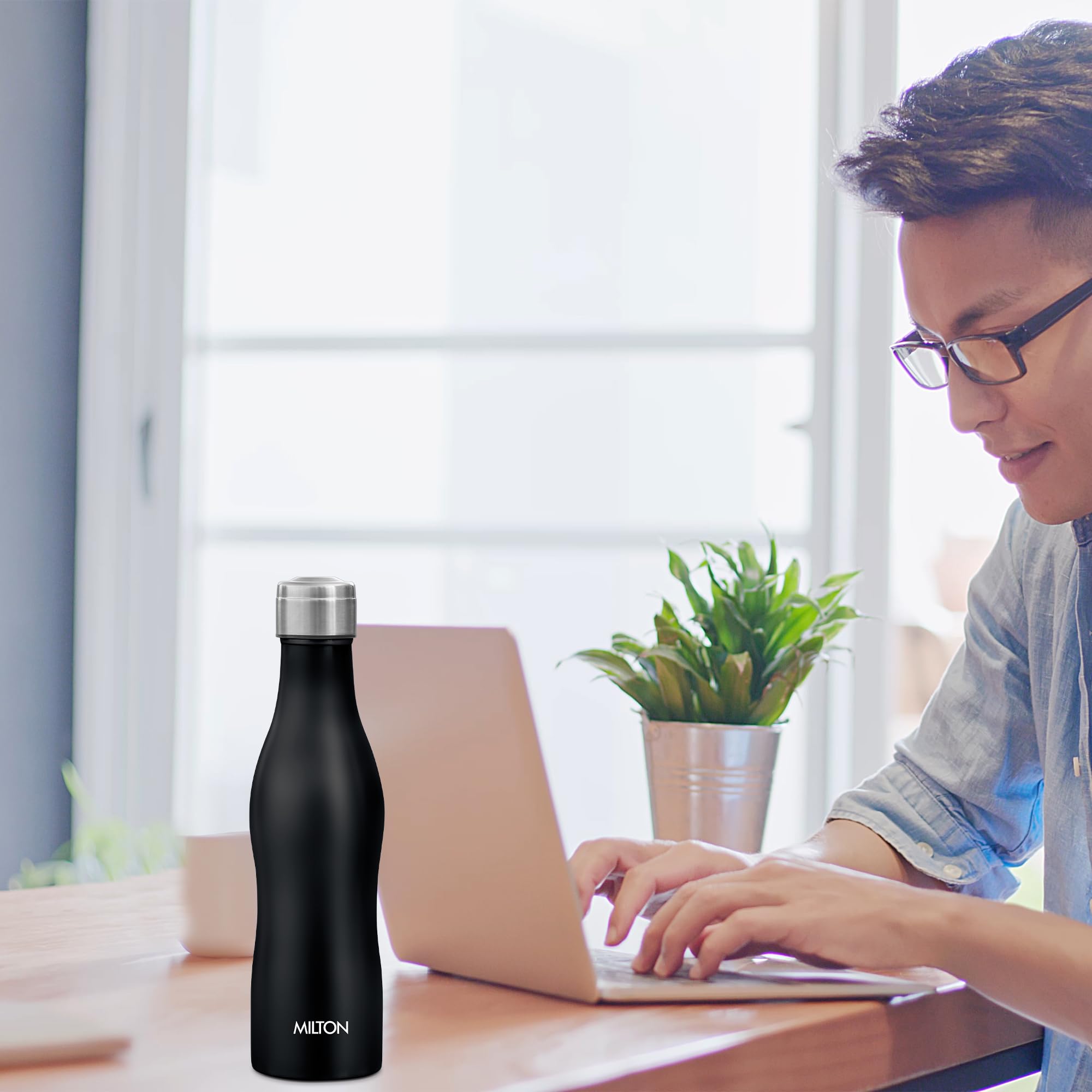 MILTON Campa 800 Single Wall Stainless Steel Water Bottle 745ml - Black | 100% Leak Proof | Vacuum Insulated | BPA Free | Perfect for Office, Gym, Hiking, Travel & Outdoor Adventures