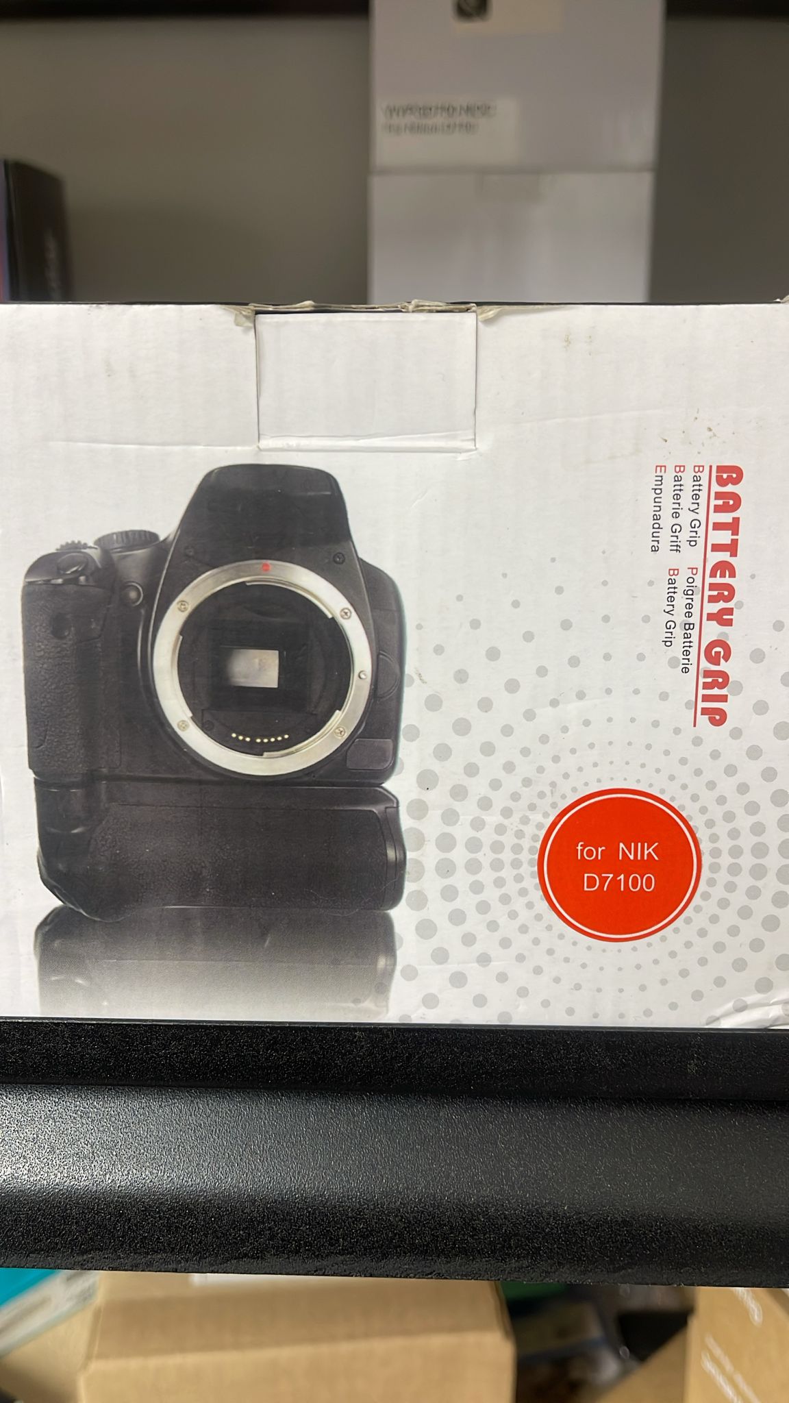 Nikon D7100 Battery Grip - Extra Power for Extended Photography Sessions - Perfect for Travel, Events, and Professional Shoots