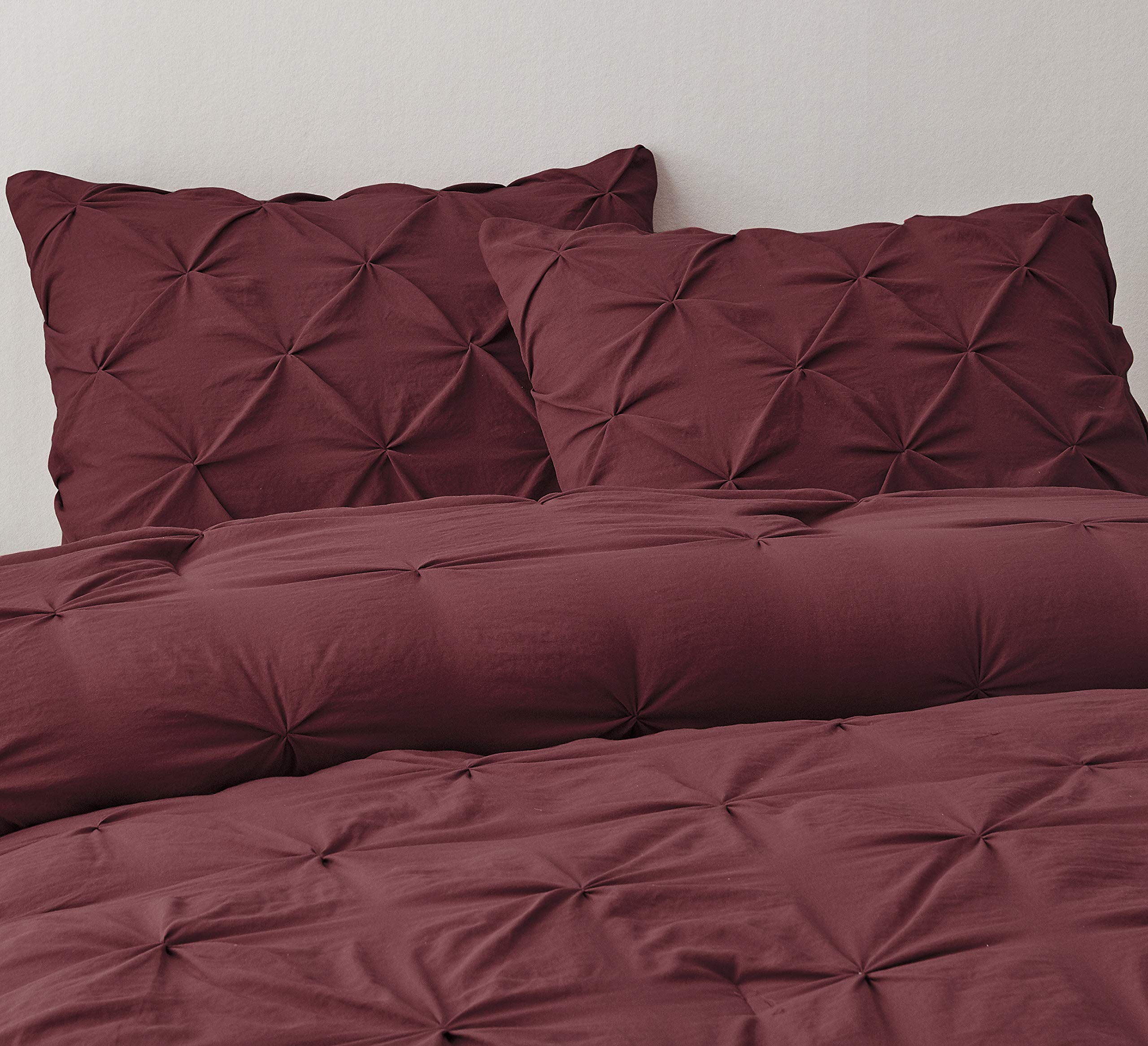 Premium Soft Cotton Comforter Set - All Season Goose Down Alternative Pinch Pleat Duvet Insert | 500 GSM Fill Power | Ultra Soft Oversized Queen (Burgundy) | Perfect for Bedroom Decor, Guest Rooms & Cozy Nights