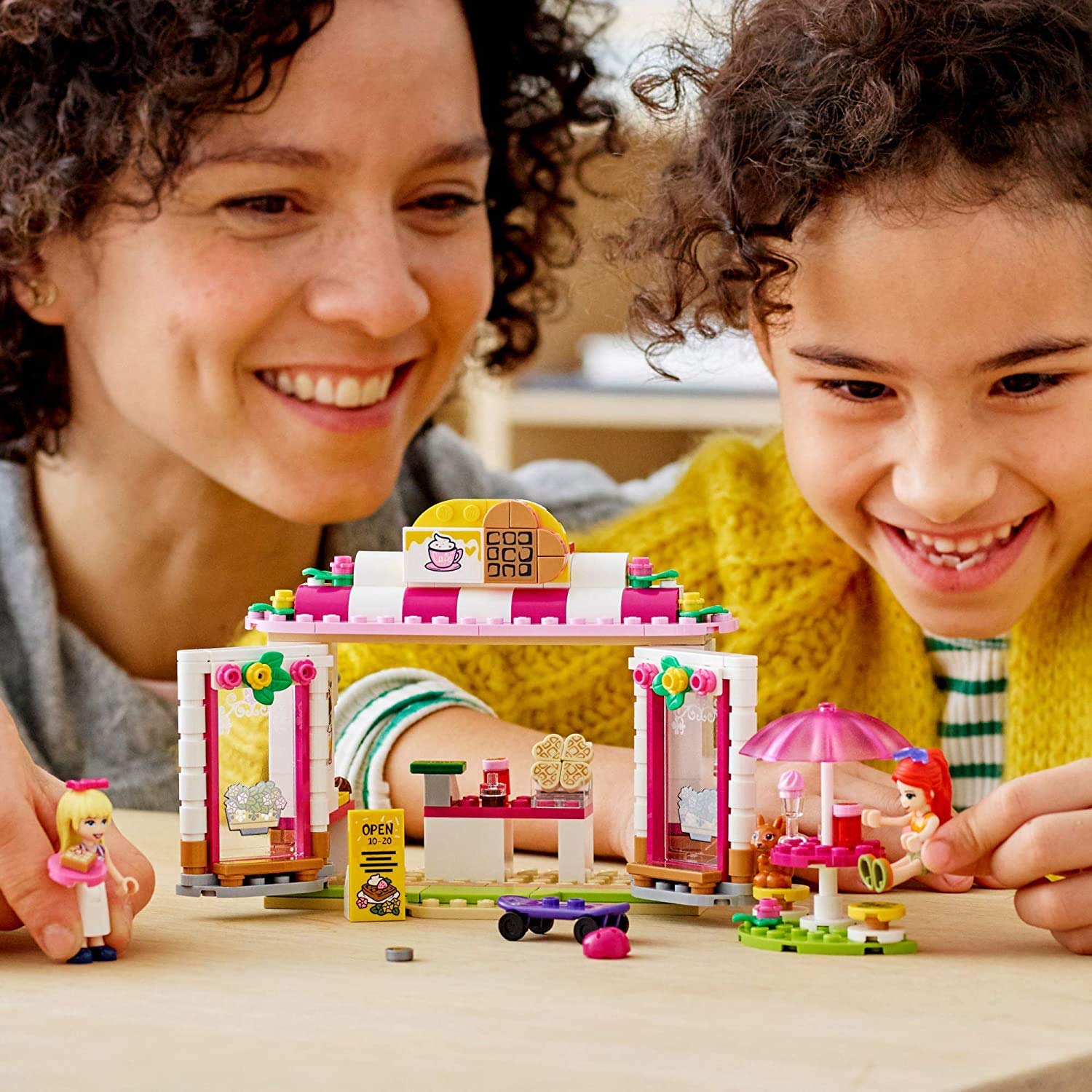 LEGO Friends Heartlake City Park Café 41426 Building Toy Set - 224-Piece Outdoor Café Playset with 2 Mini-Doll Figures for Creative Role Play | Perfect Birthday Gift for Kids Ages 6+ | Fun Pretend Play for Playdates & Family Game Nights