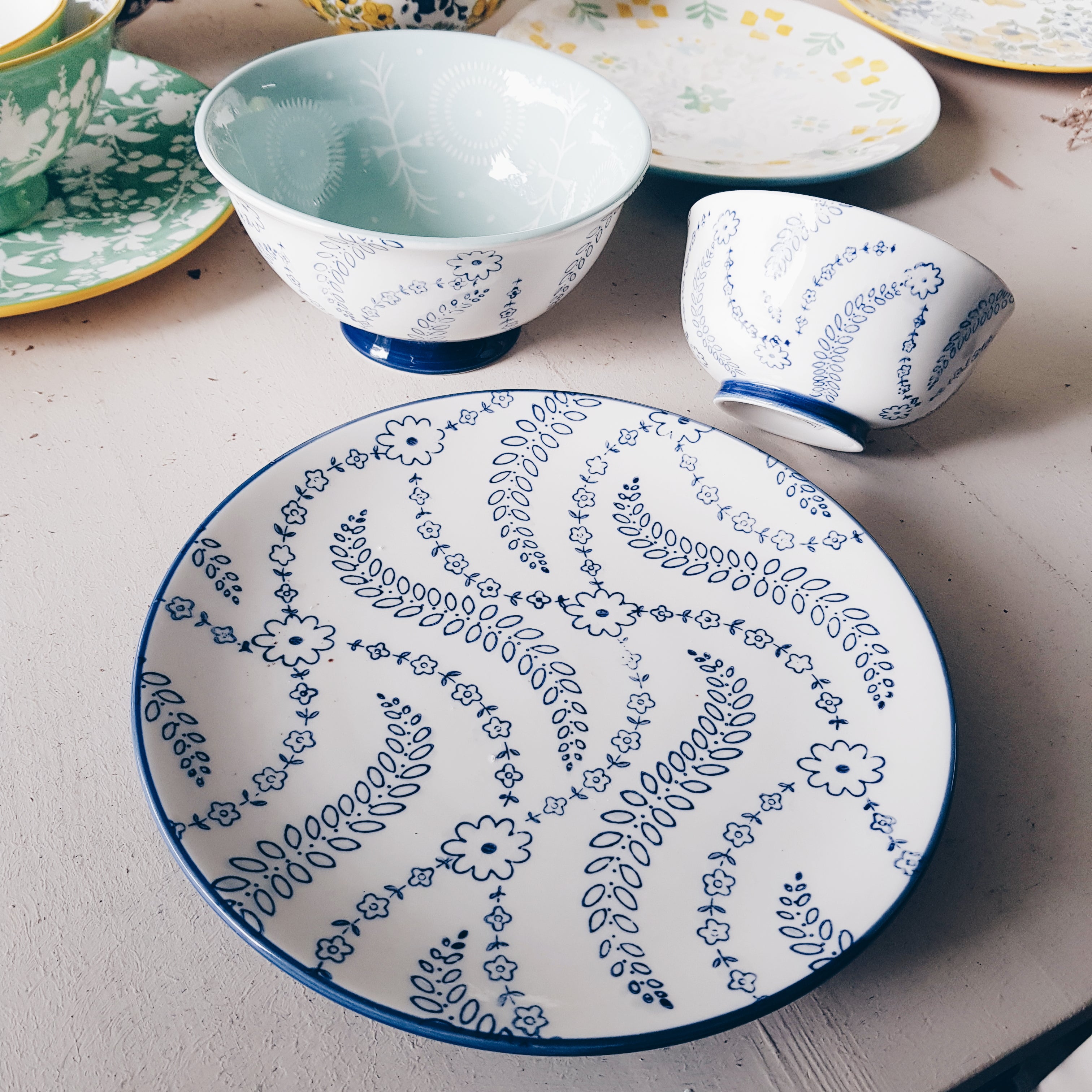Botanic Colorful Floral Dinnerware Set - 60% Off Sale | Elegant Tableware for Spring Parties, Bridal Showers & Home Decor